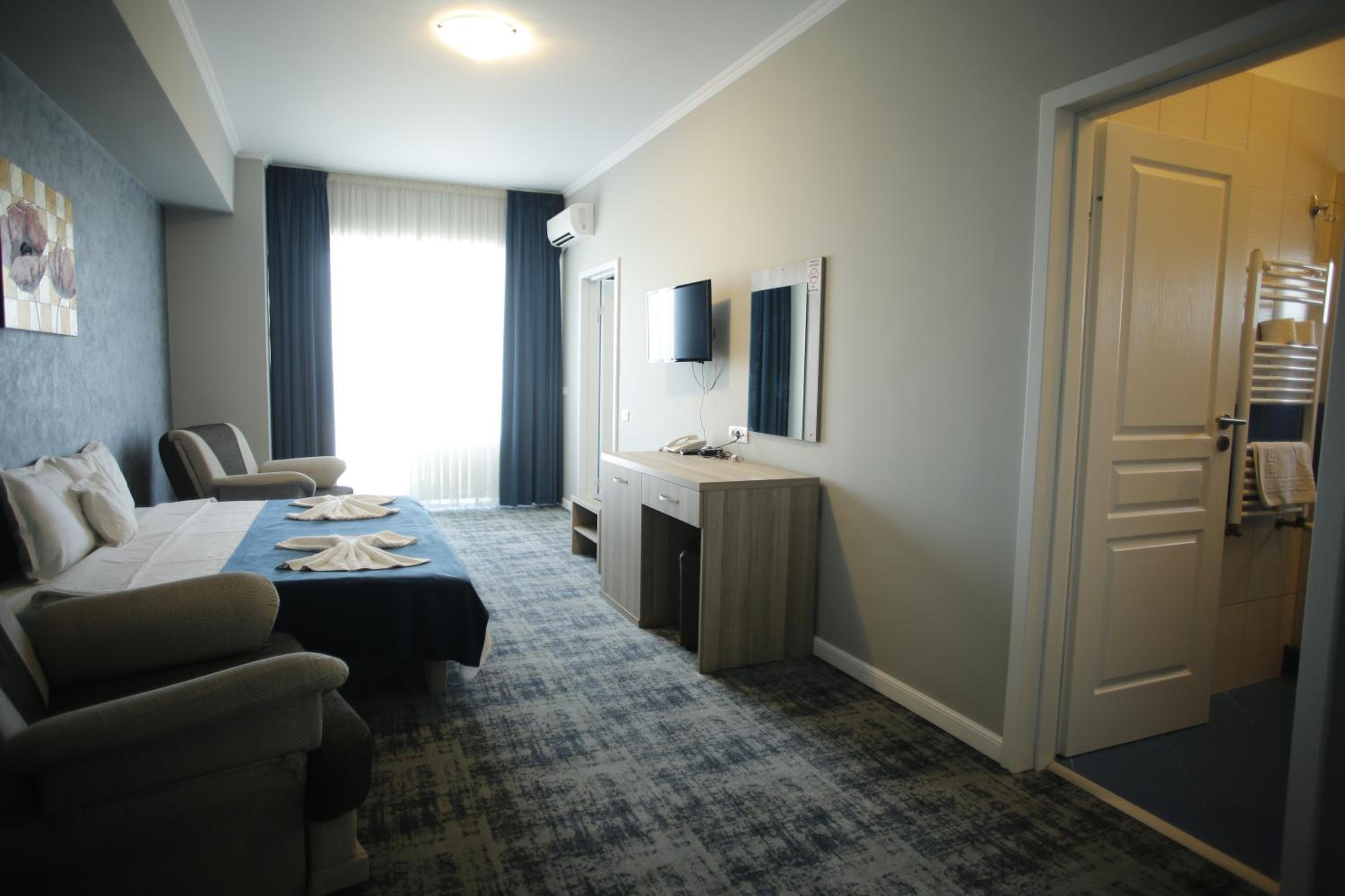 Family Suite with Sea View photo 2
