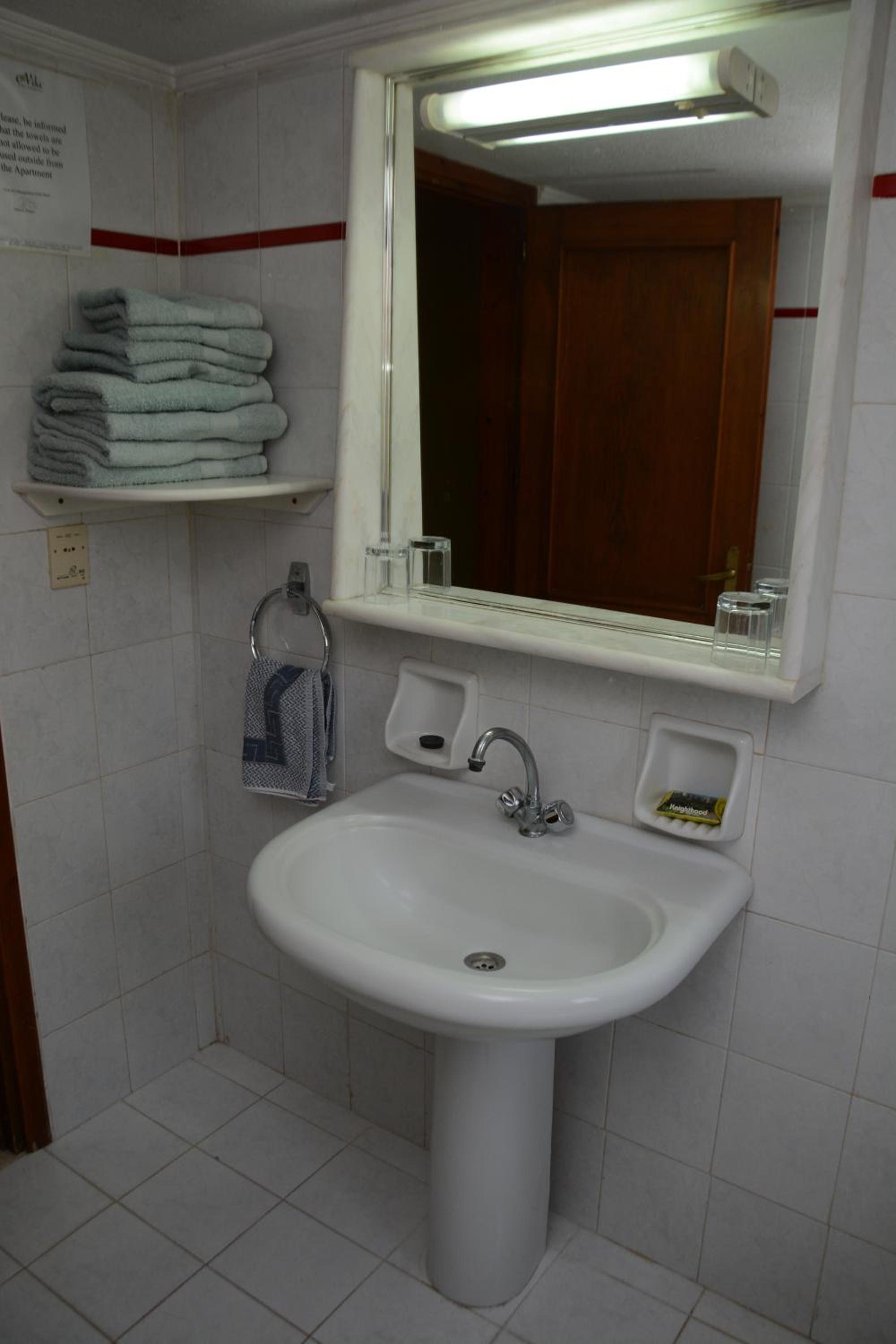Superior One-Bedroom Apartment photo 3
