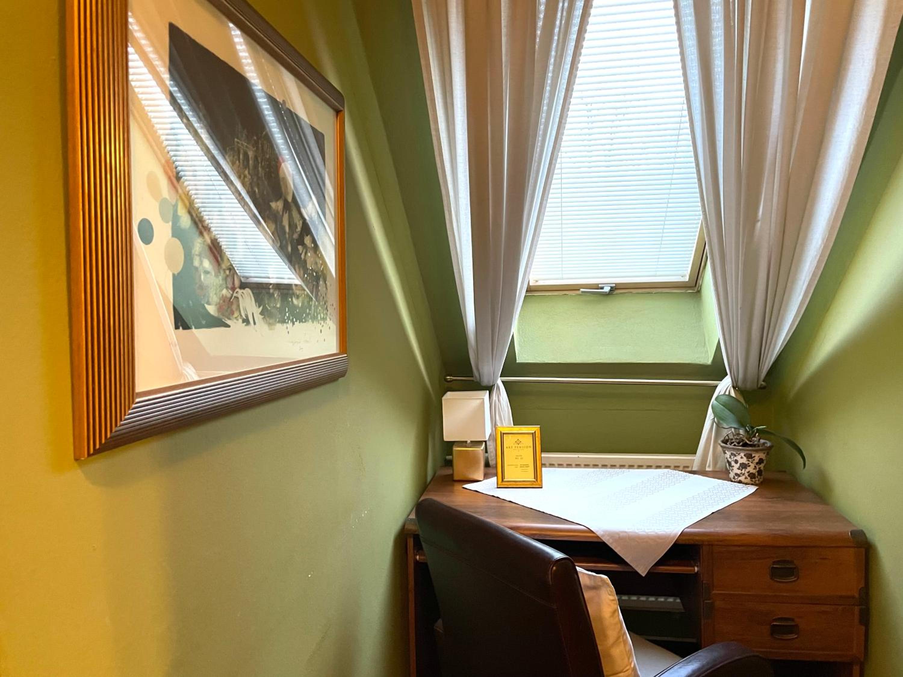 Large Single Room photo 2