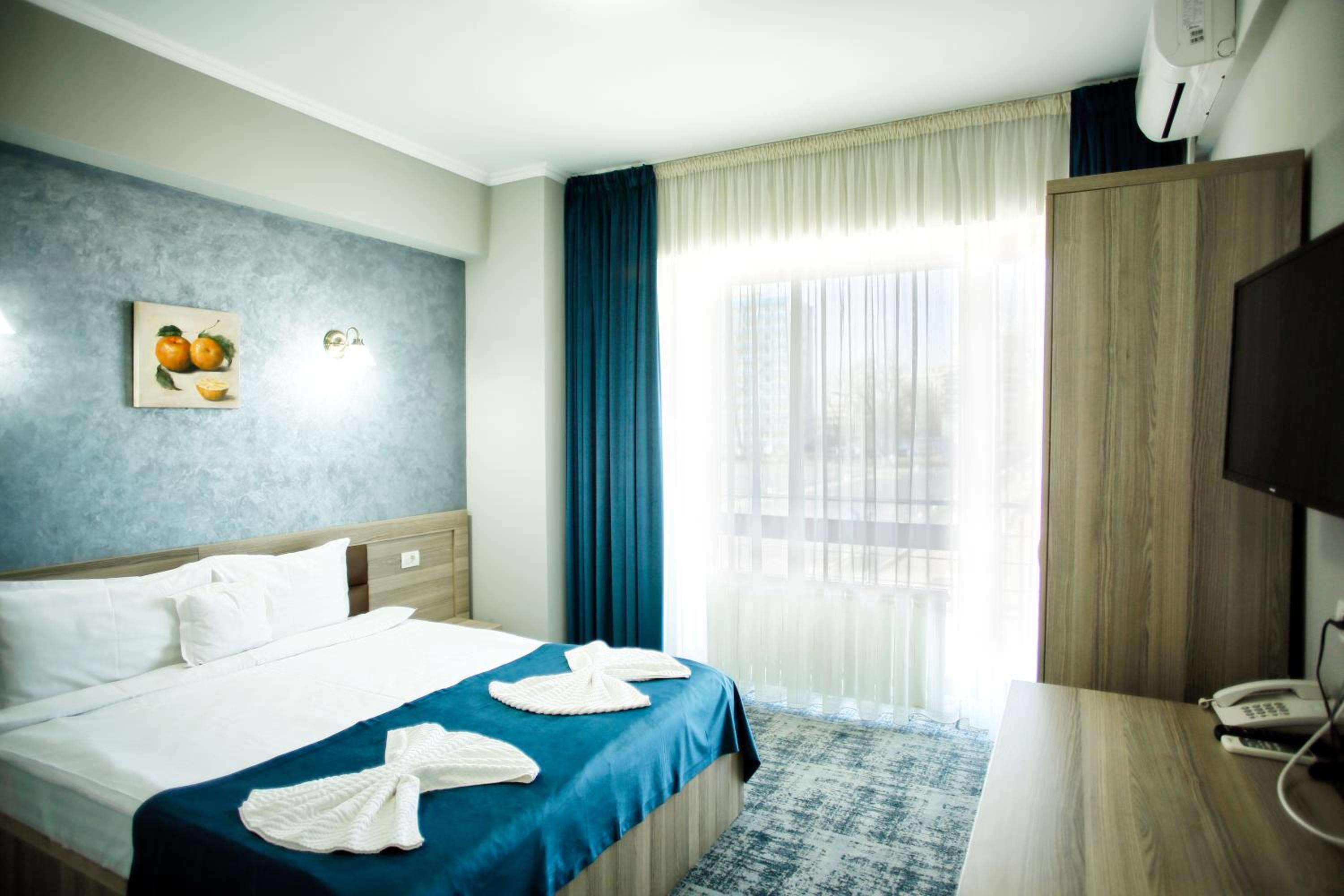 Double Room with Balcony and Lateral Sea View photo 3