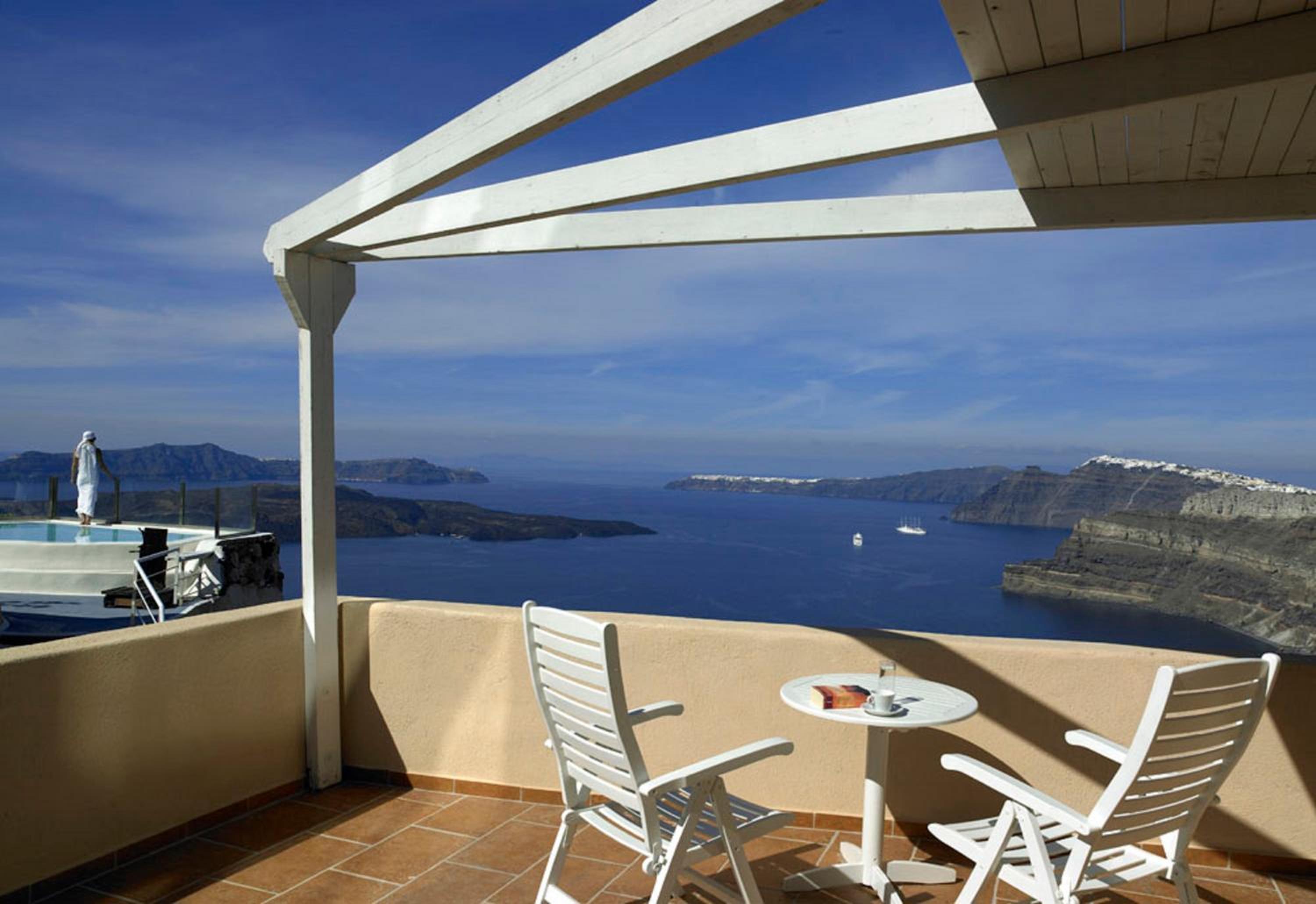 Two-Bedroom VIP Suite Outdoor Hot tub & Caldera View - Photo 9