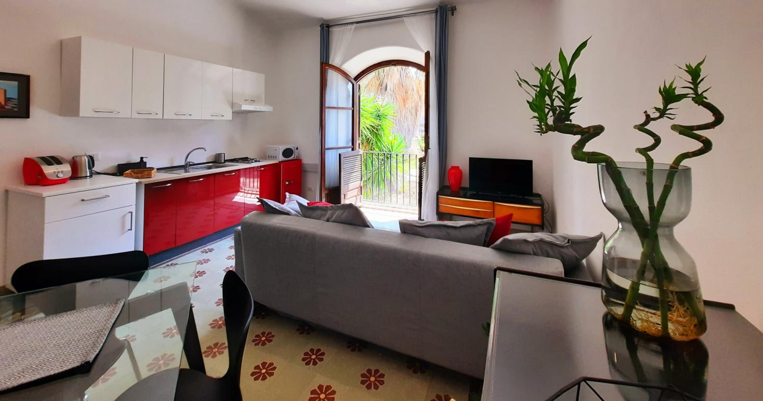 One-Bedroom House photo 3