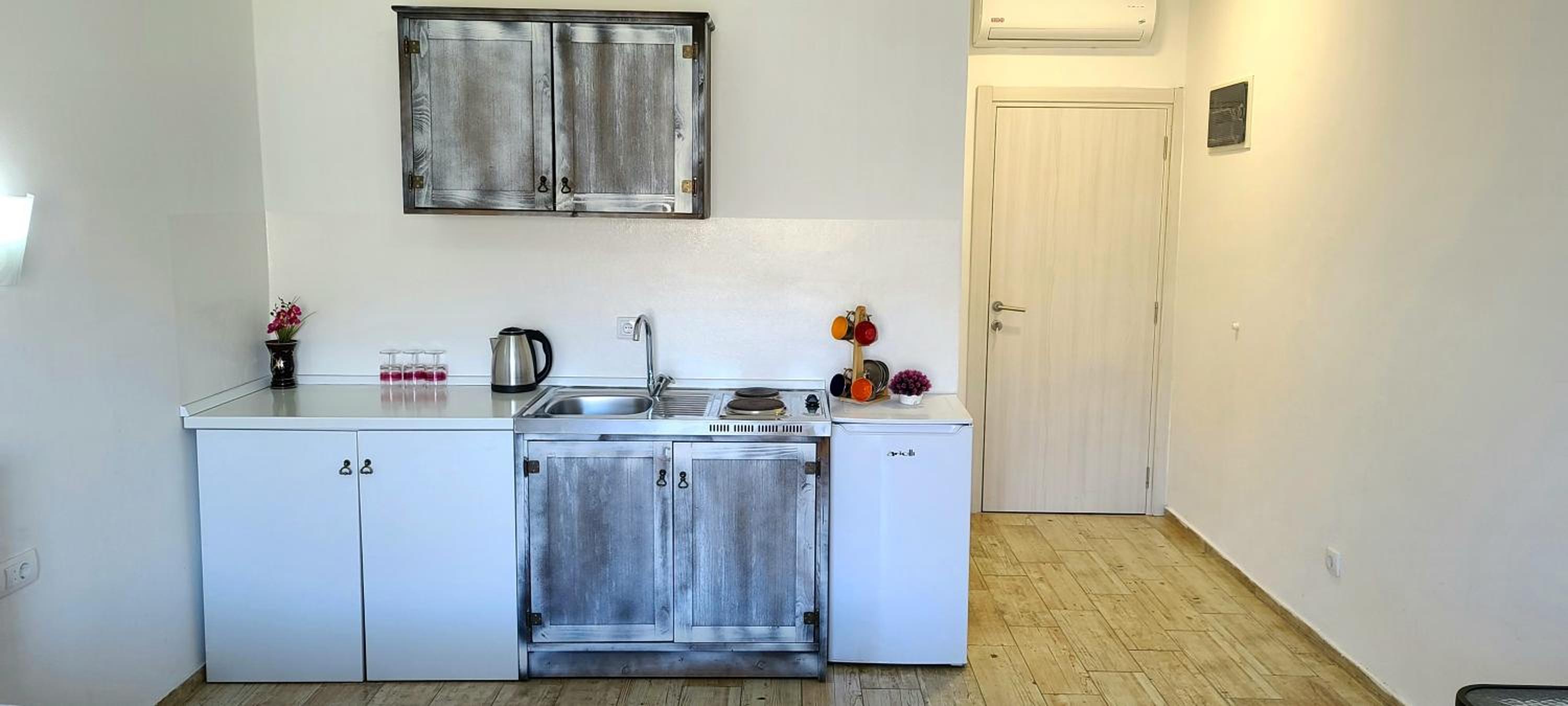 Studio Apartment photo 3