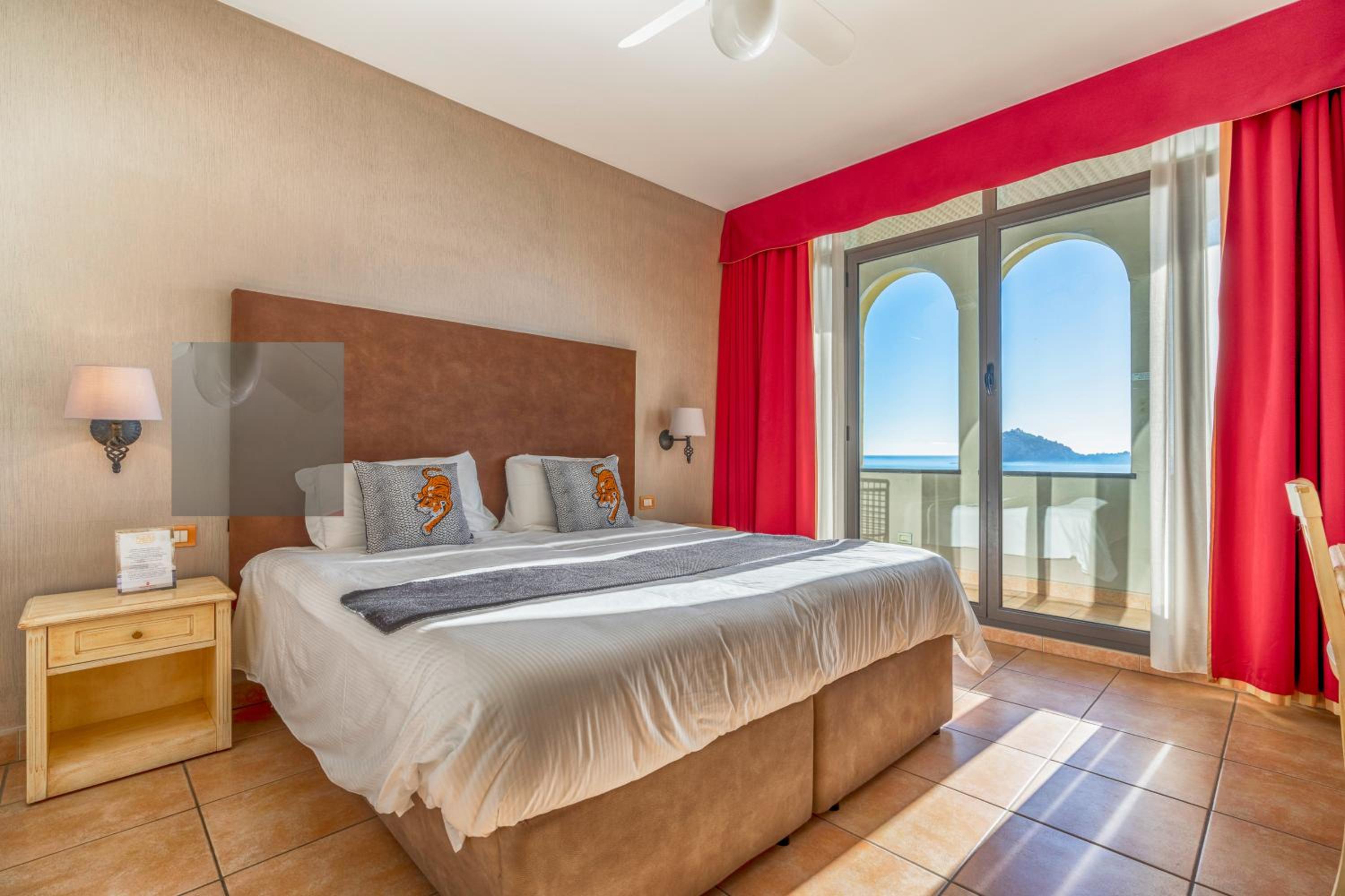 One-Bedroom Apartment with Balcony