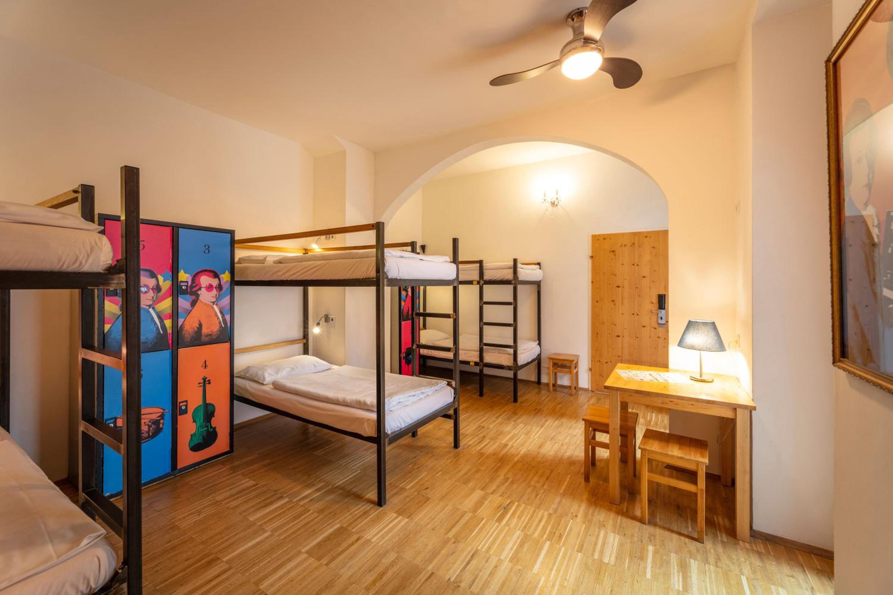 Bunk Bed in Mixed Dormitory Room