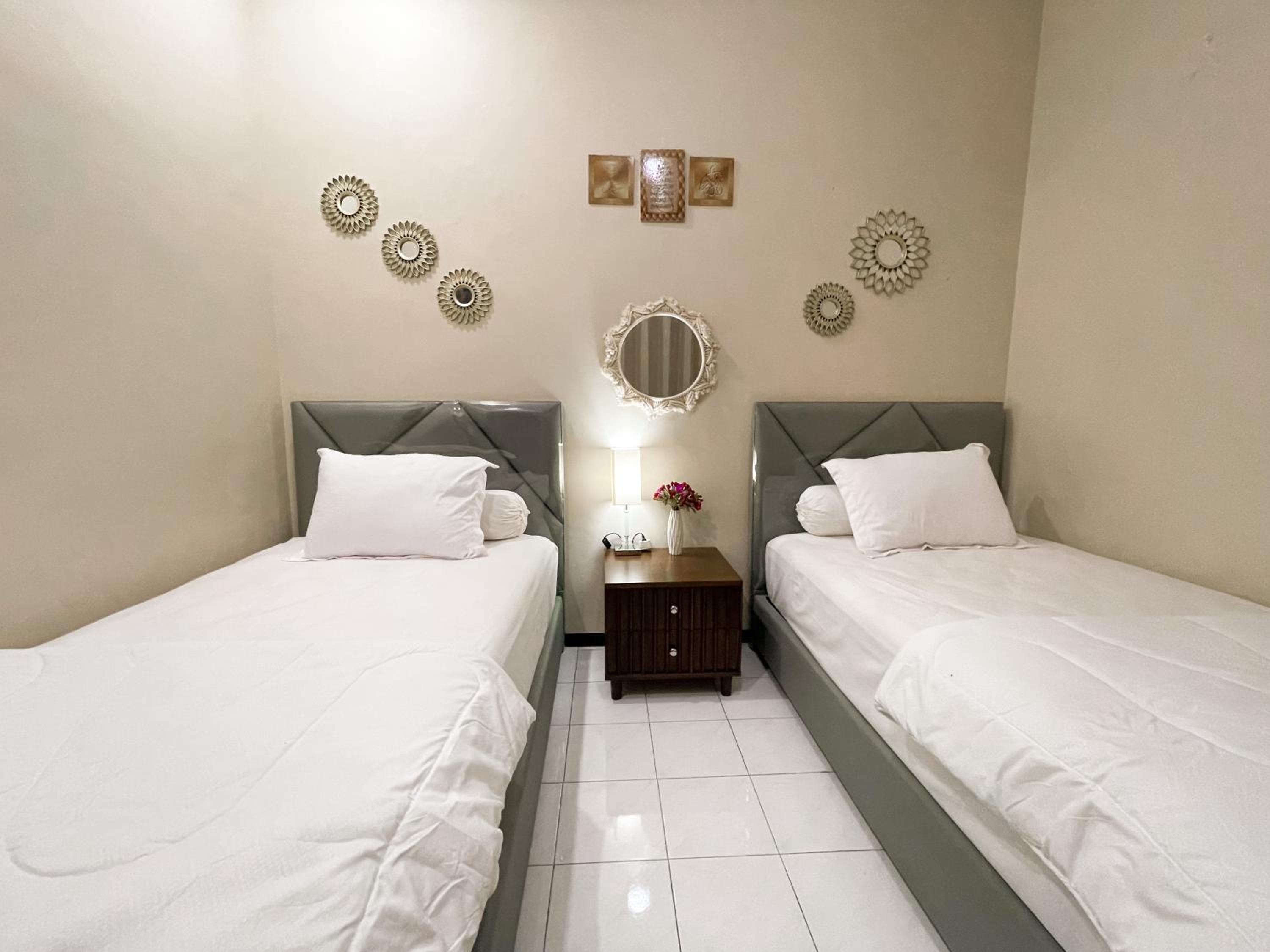 Twin Room - Photo 1