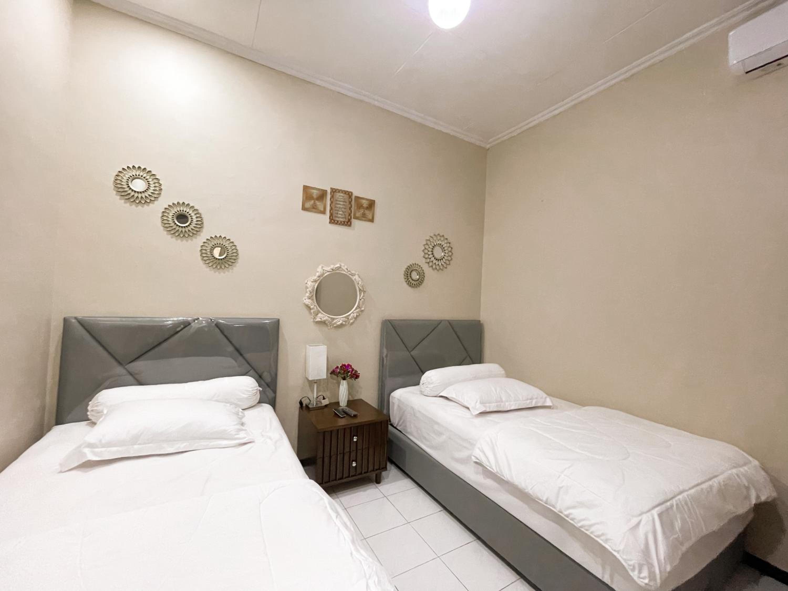 Twin Room - Photo 6