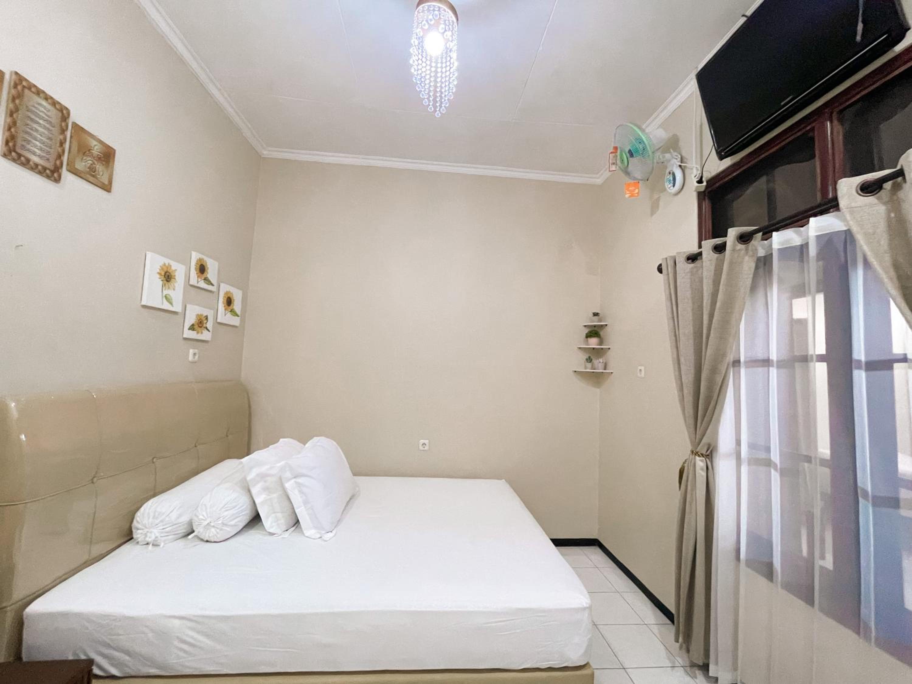 Double Room - Photo 9