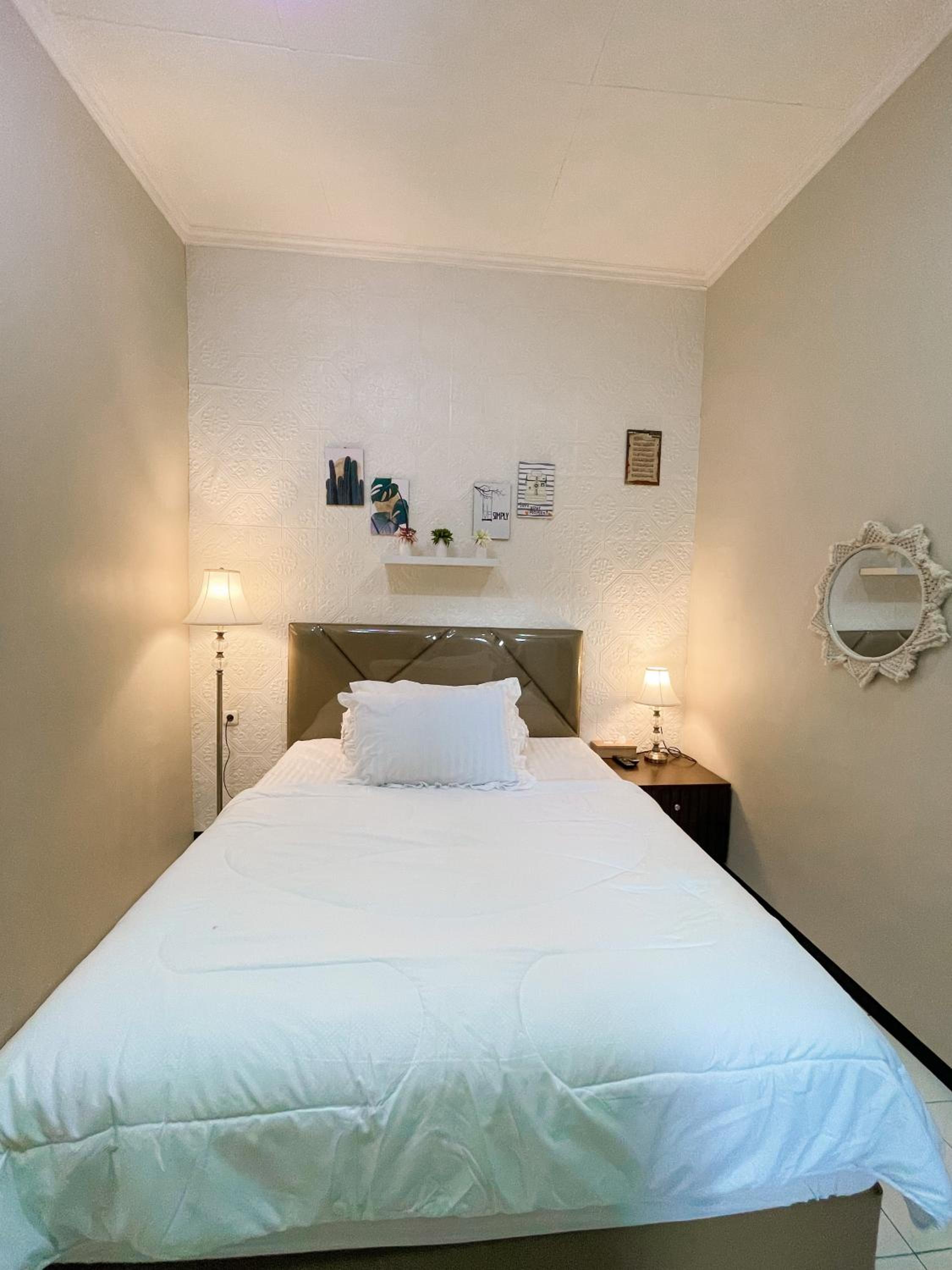 Double Room - Photo 12
