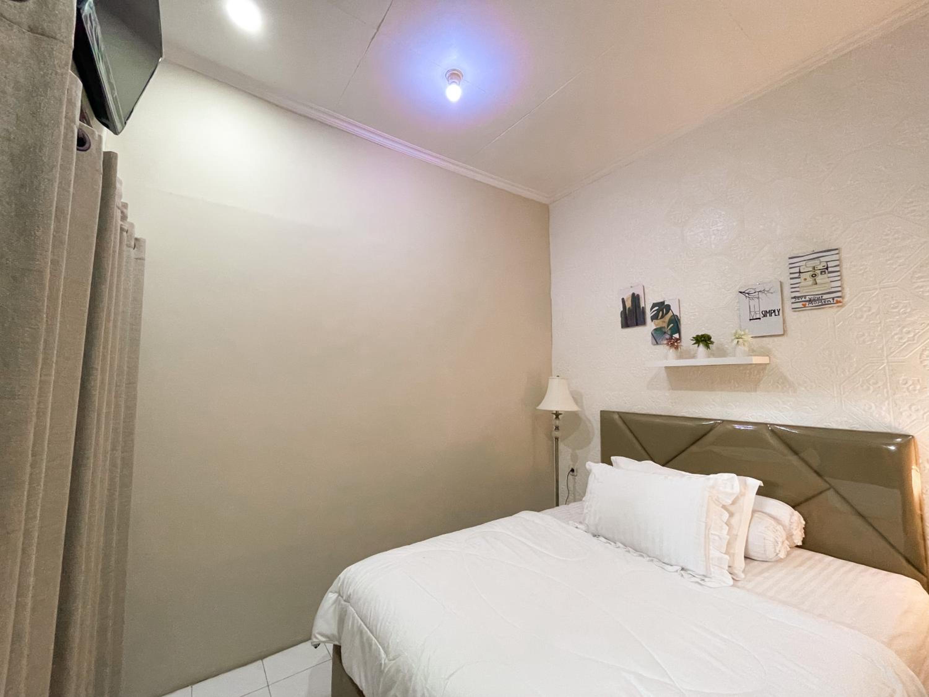 Double Room - Photo 8