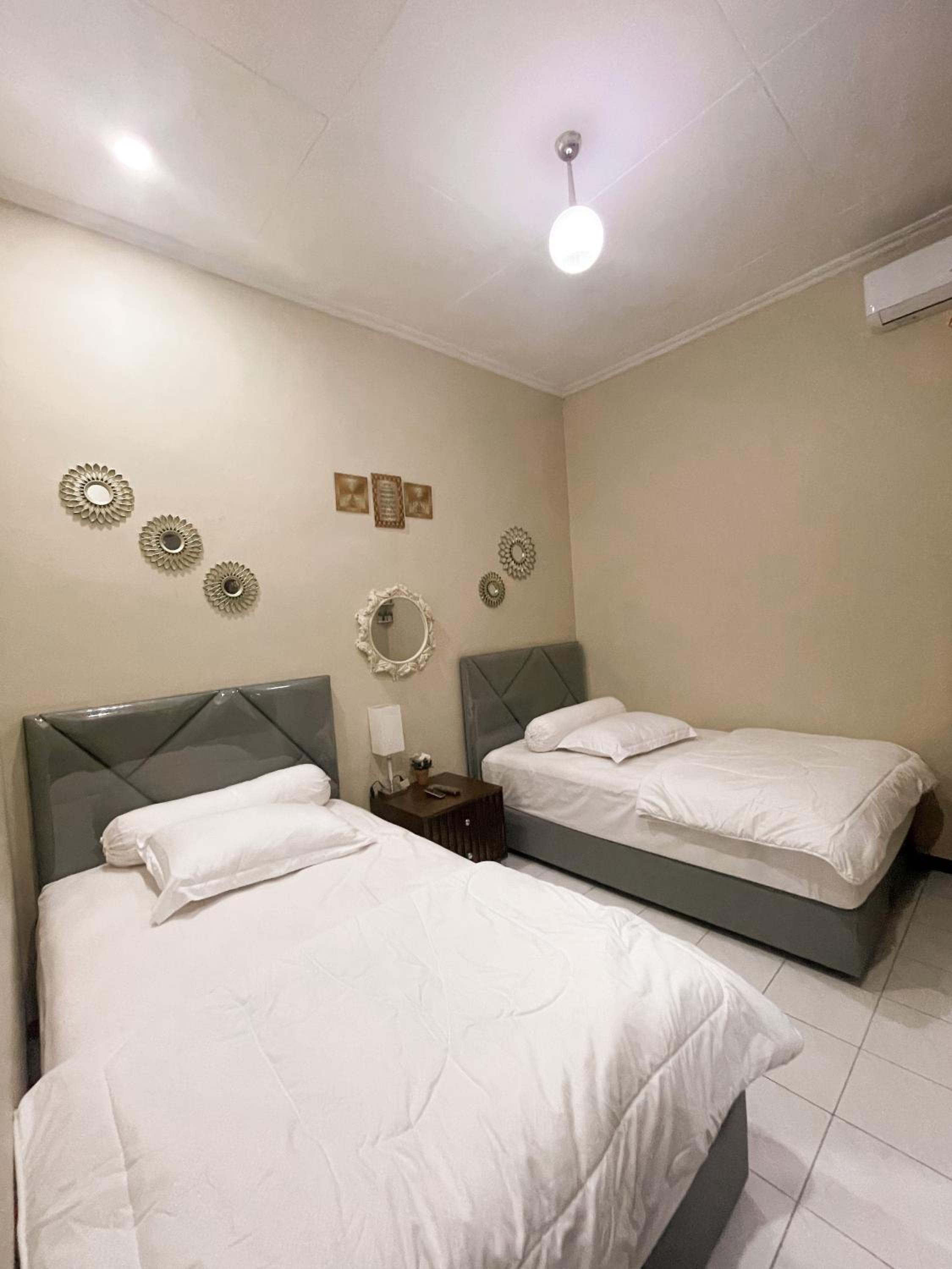 Twin Room - Photo 5