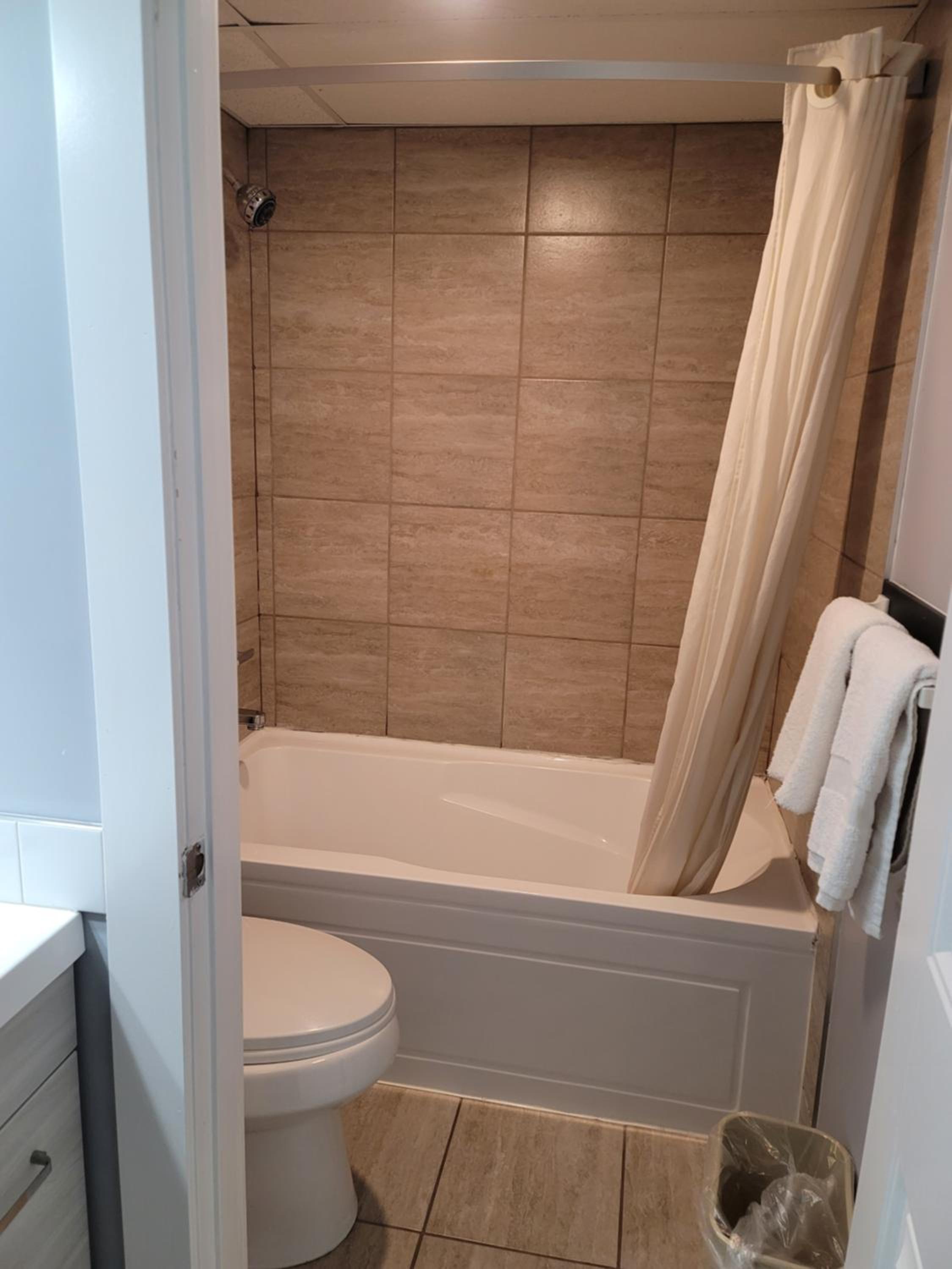 Deluxe Single Room with Balcony photo 3