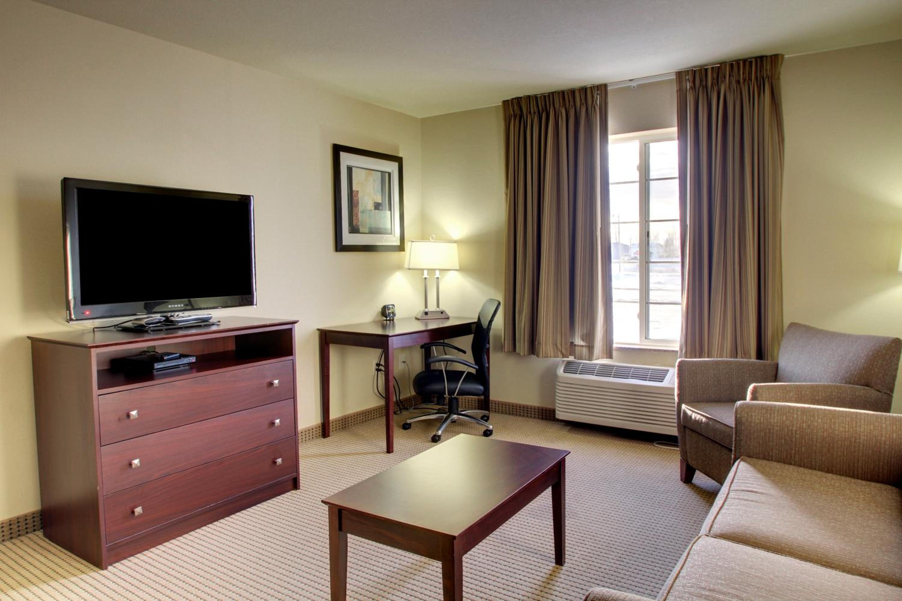 Deluxe King Suite photo 2