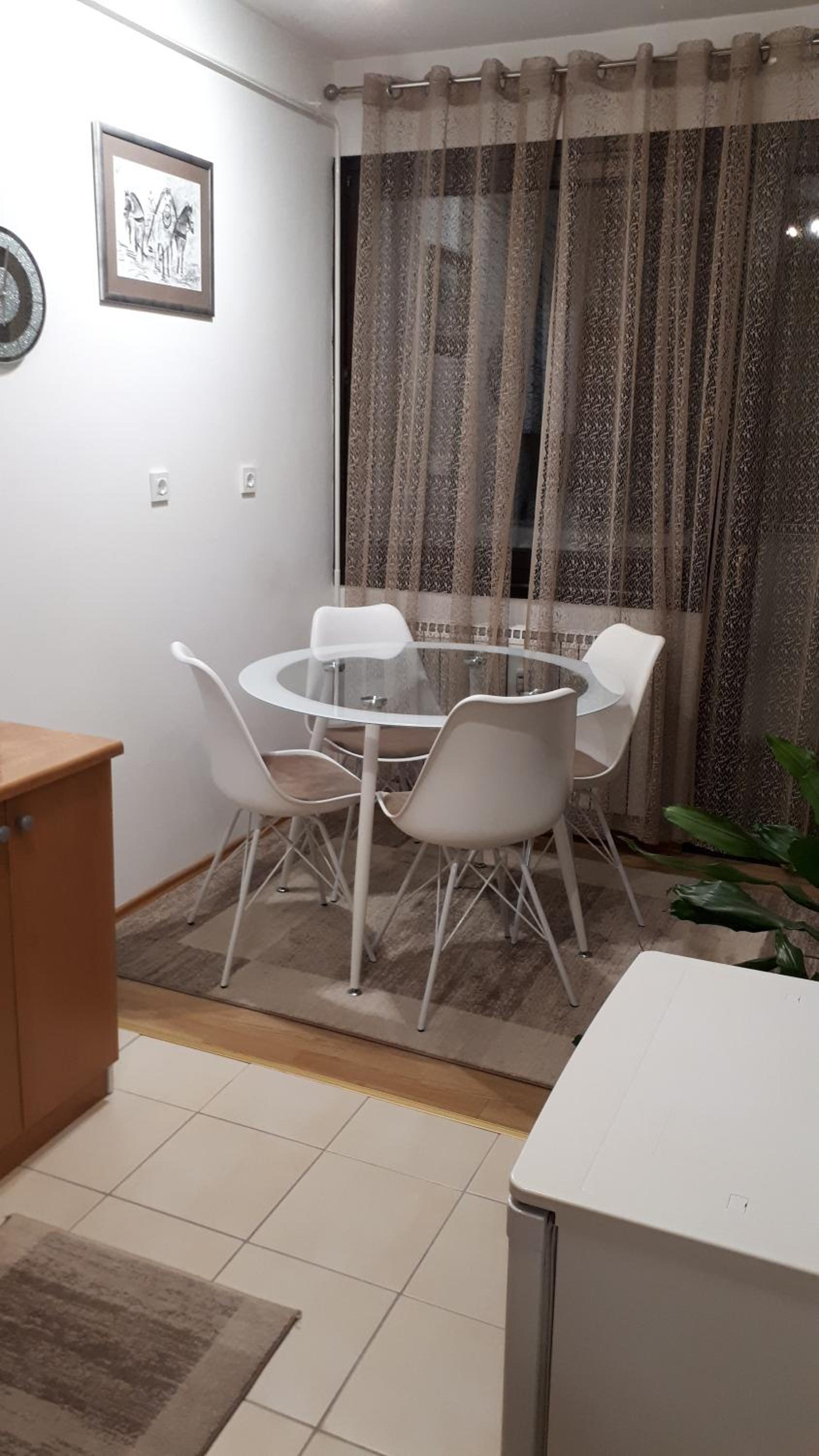One-Bedroom Apartment - Photo 12