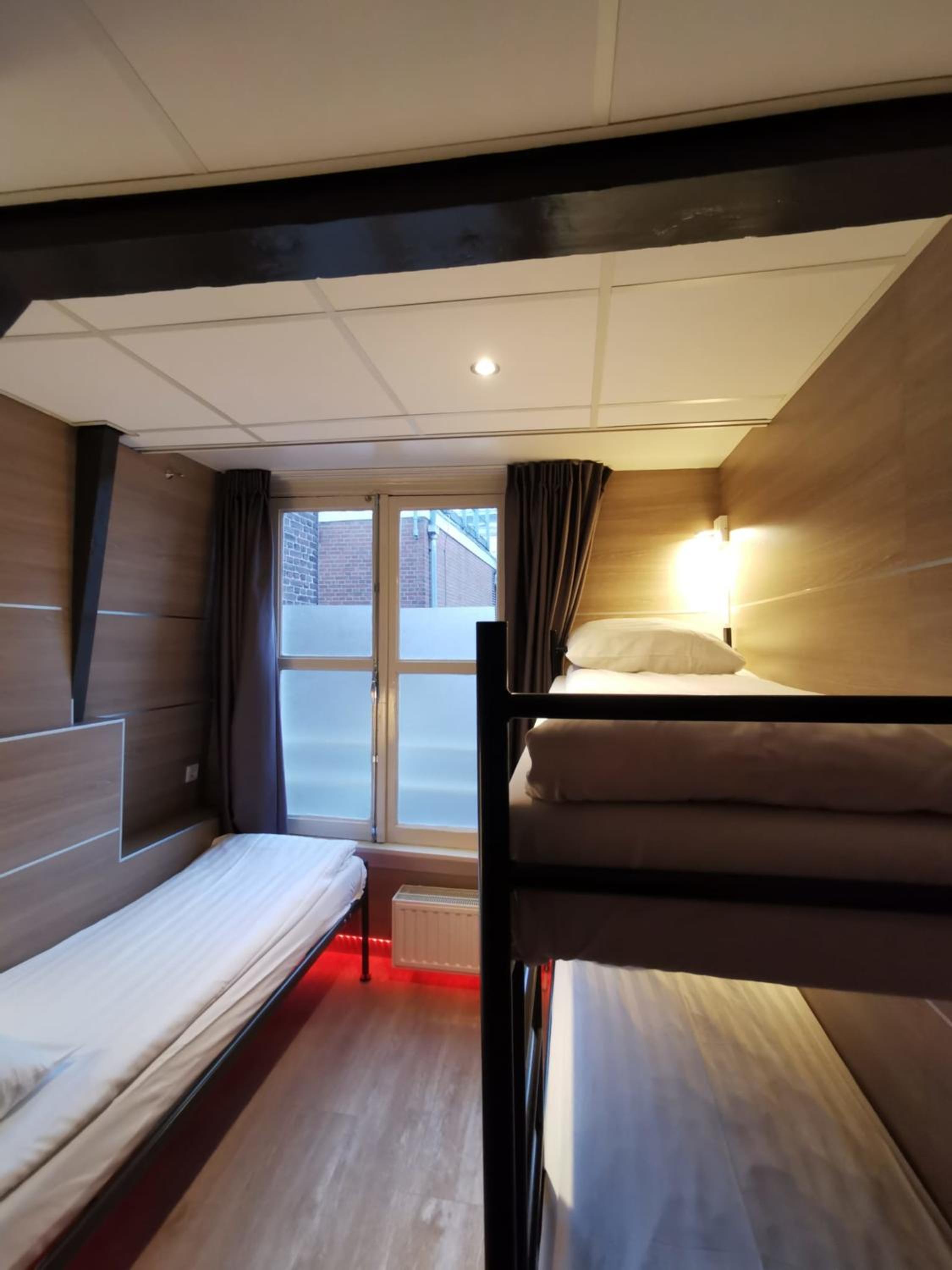 Triple Room with Private Bathroom photo 1