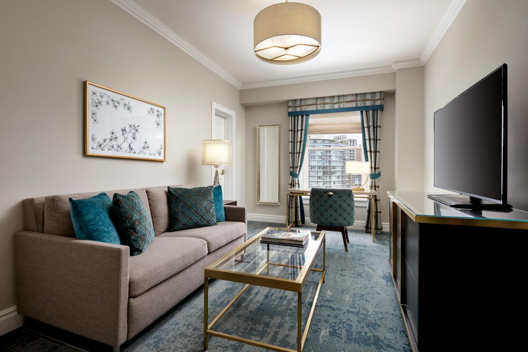 Executive Suite City View 1 King - Photo 7