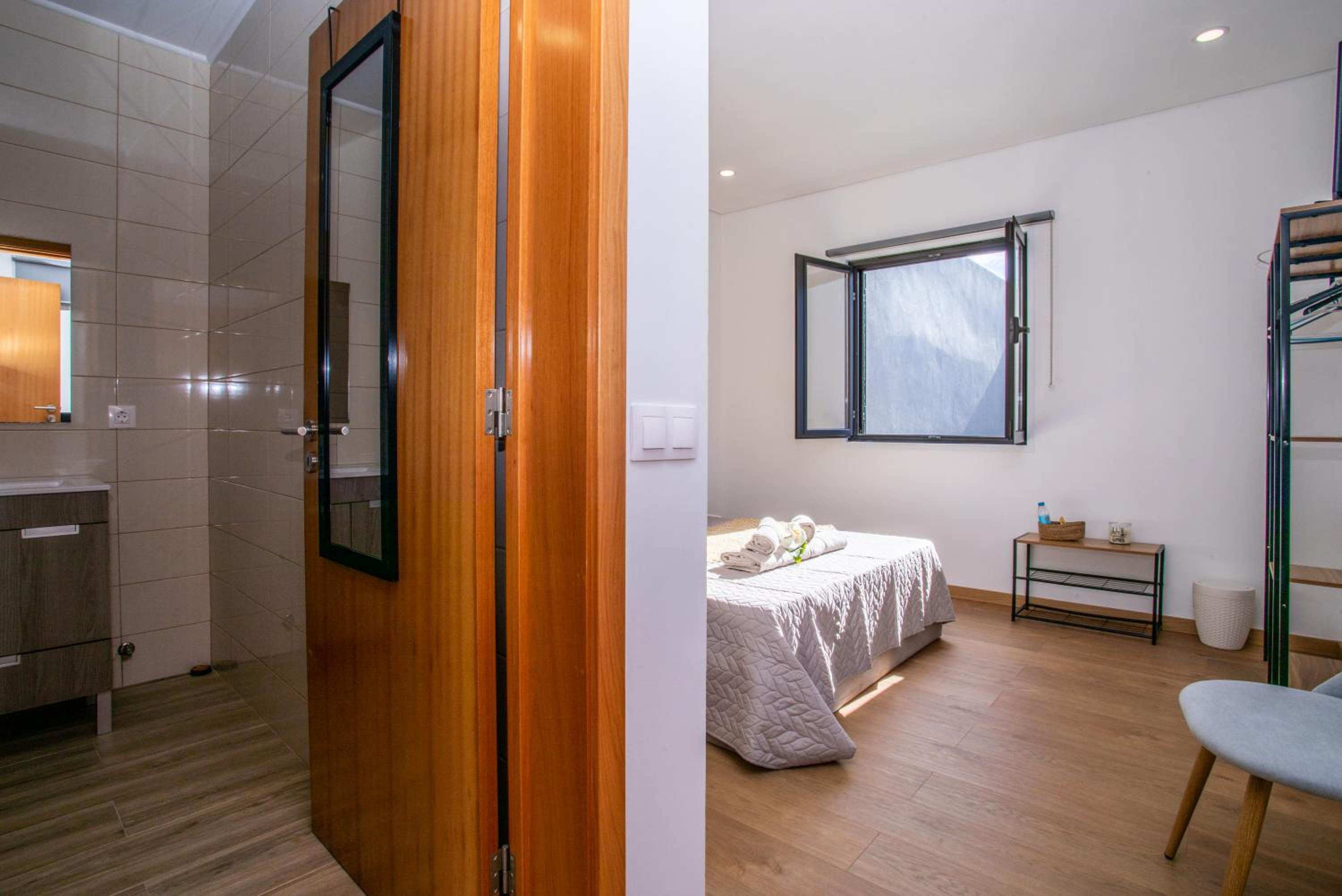 Double Room - Photo 9