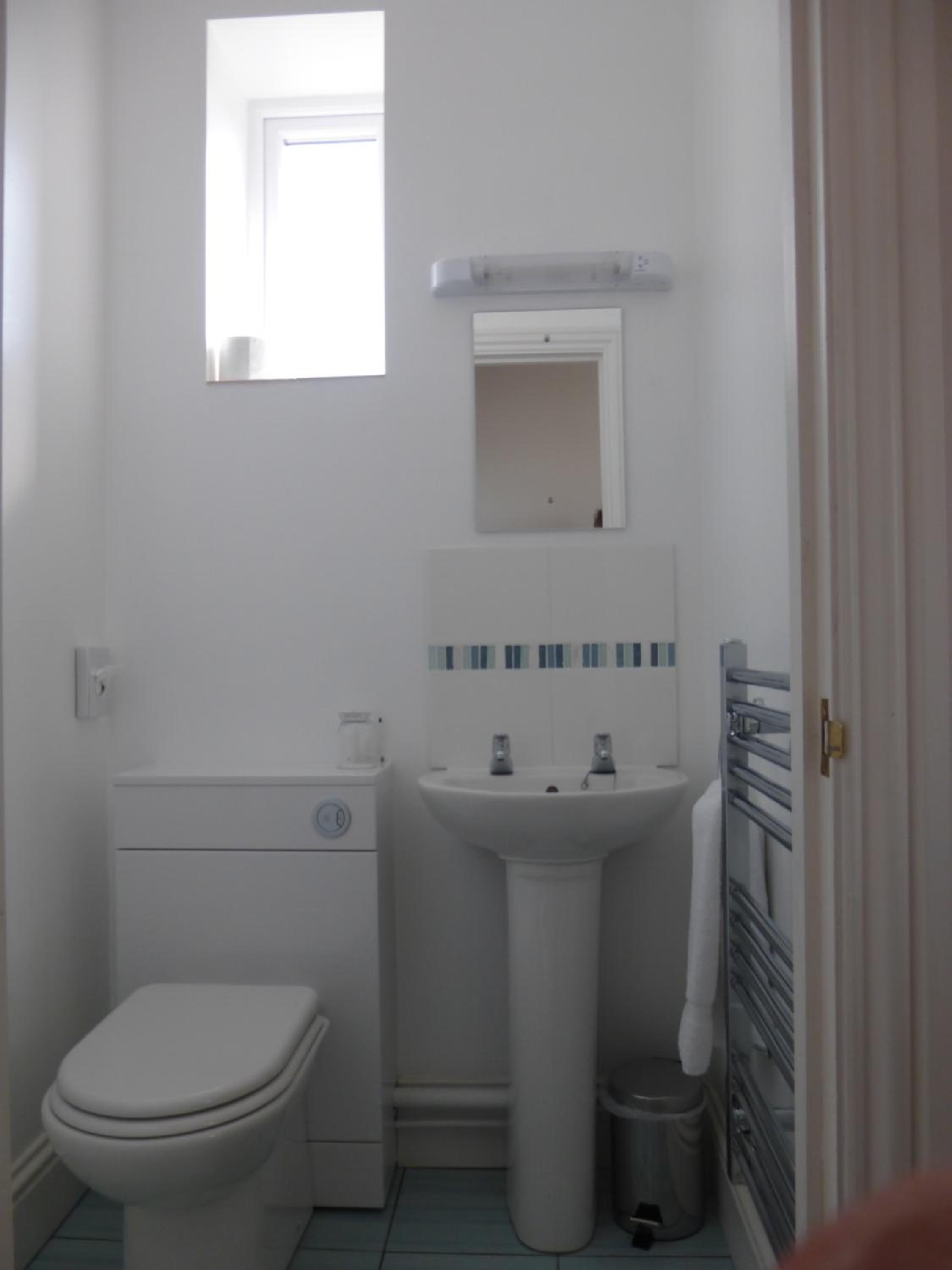 Single Room with Private Bathroom photo 2