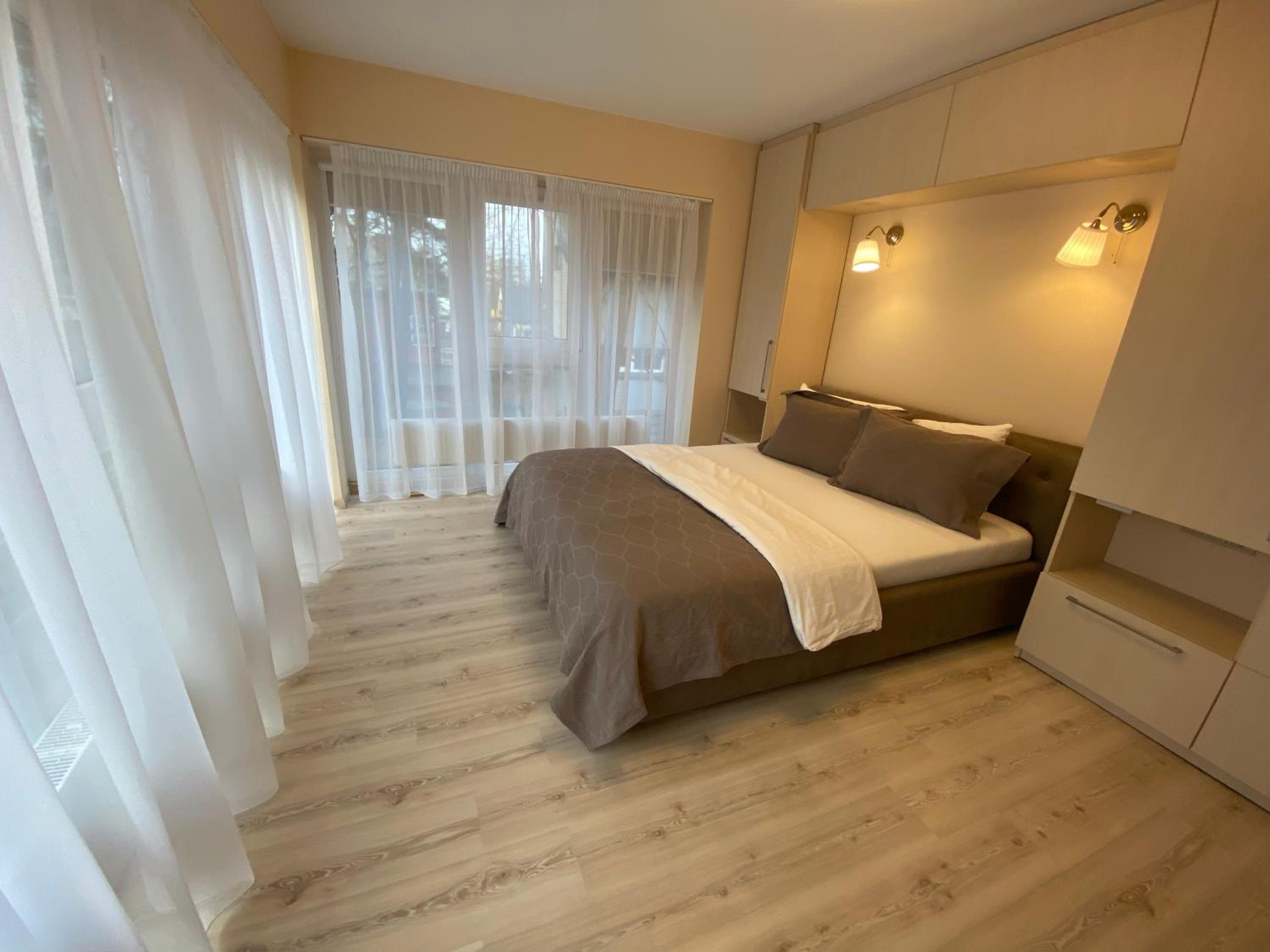 One-Bedroom Apartment - Photo 8
