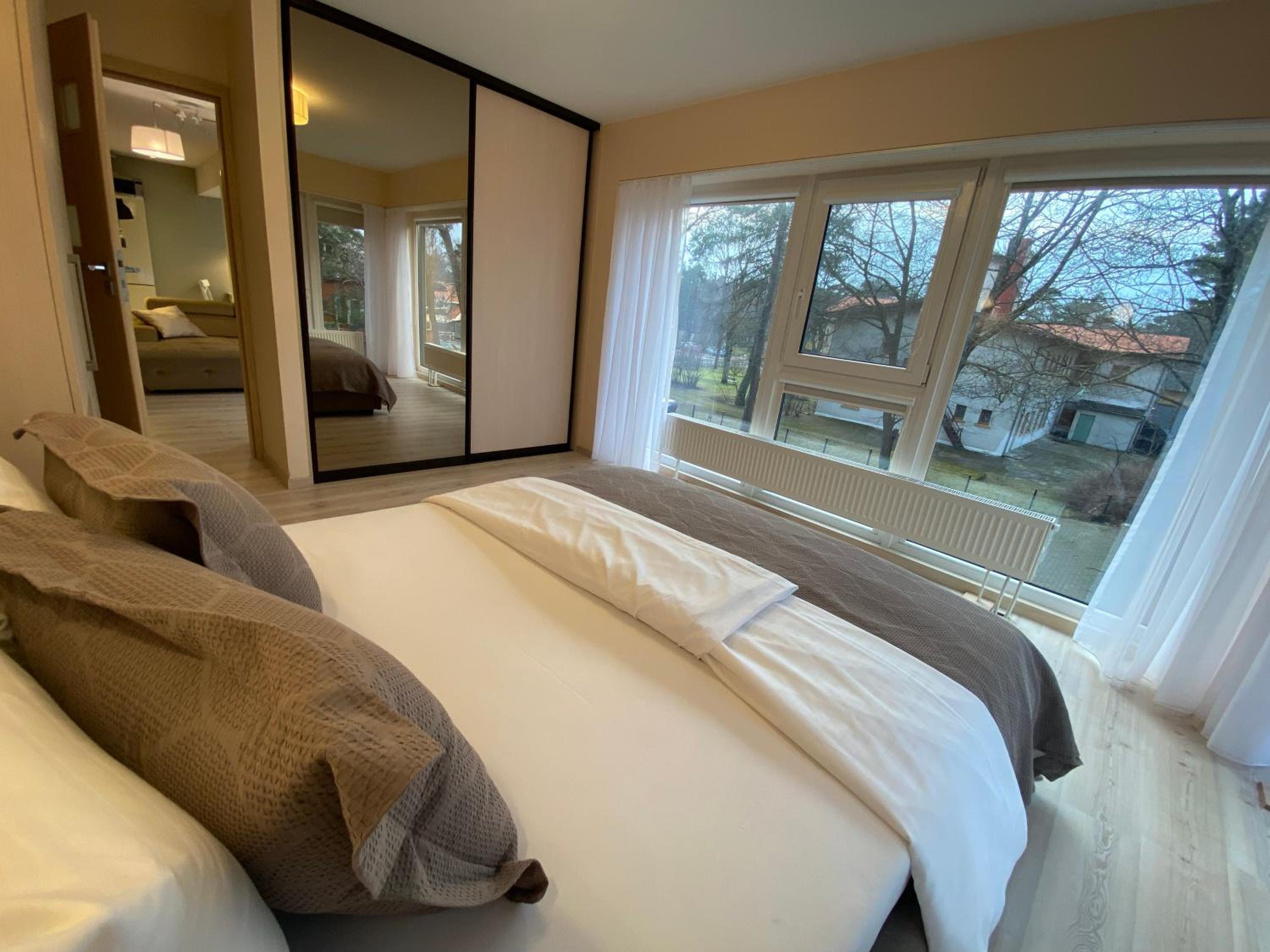 One-Bedroom Apartment - Photo 12