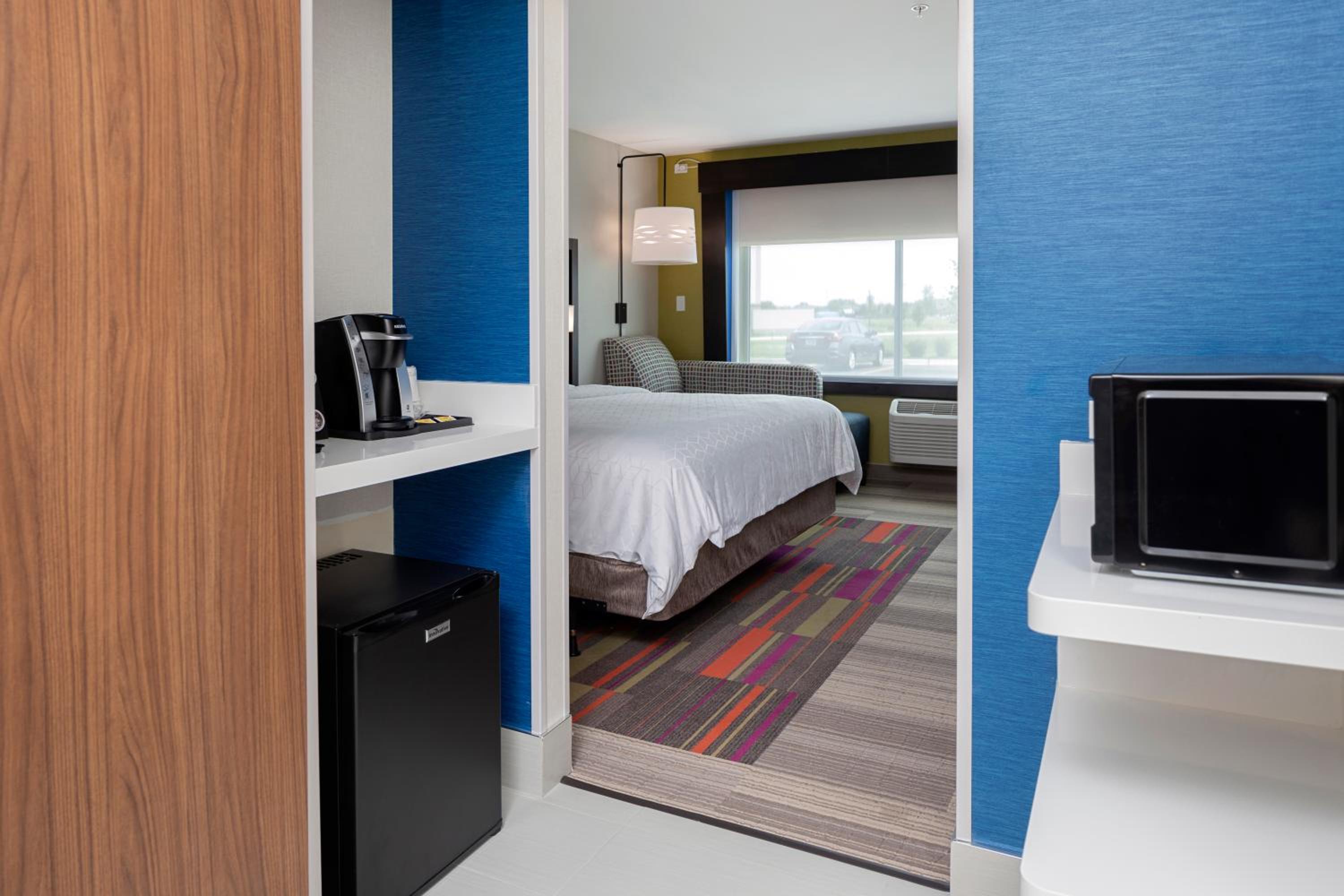 Standard King Room - Photo 2