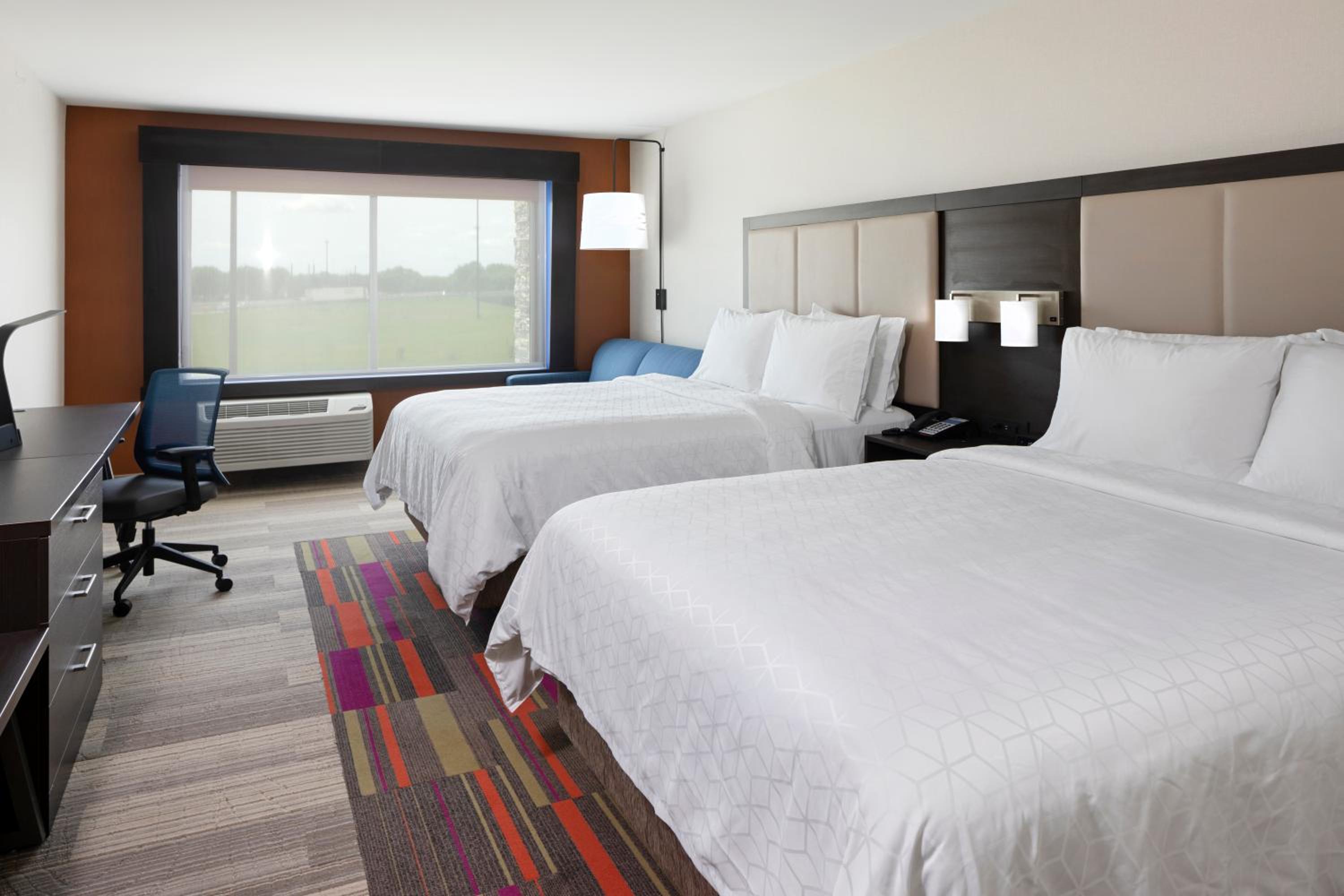 Standard Queen Room with Two Queen Beds - Photo 1