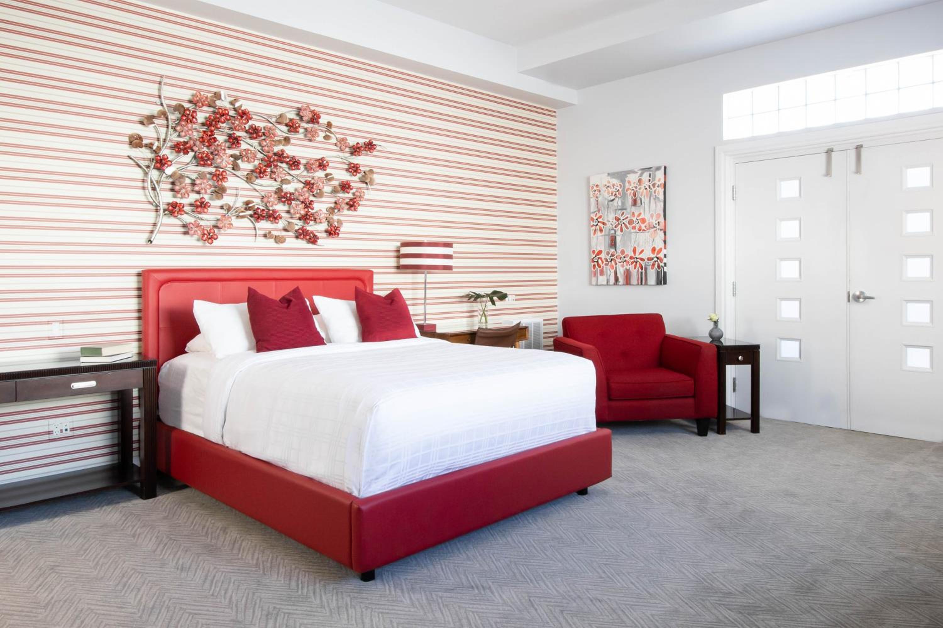 Premier King Suite