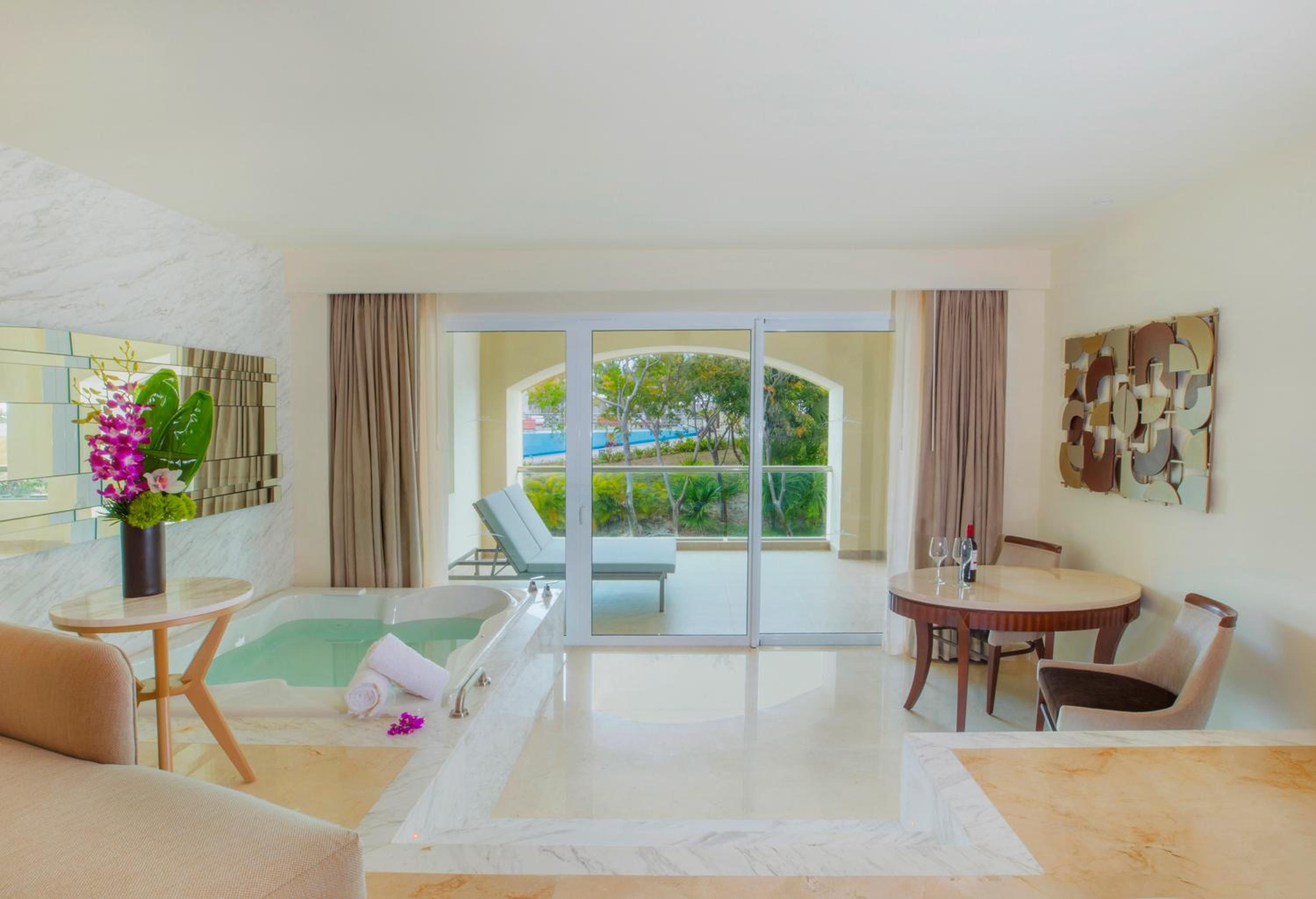 Grand Governor Suite - King Size Bed thumbnail 5