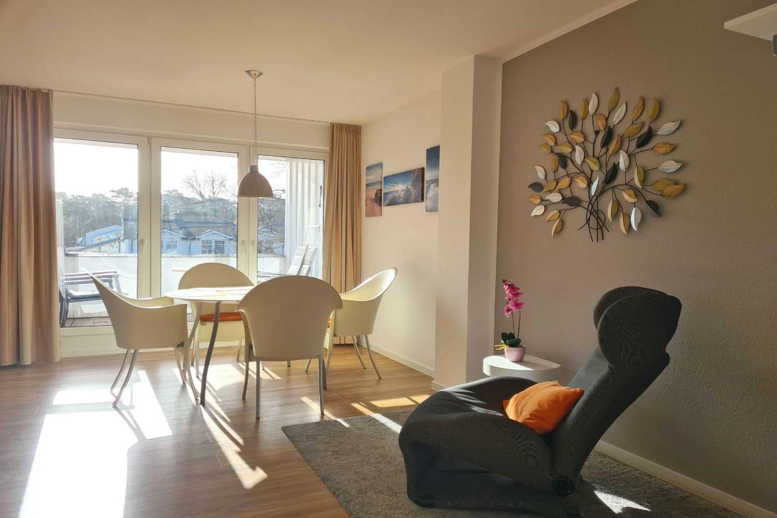 One-Bedroom Apartment with Balcony photo 2