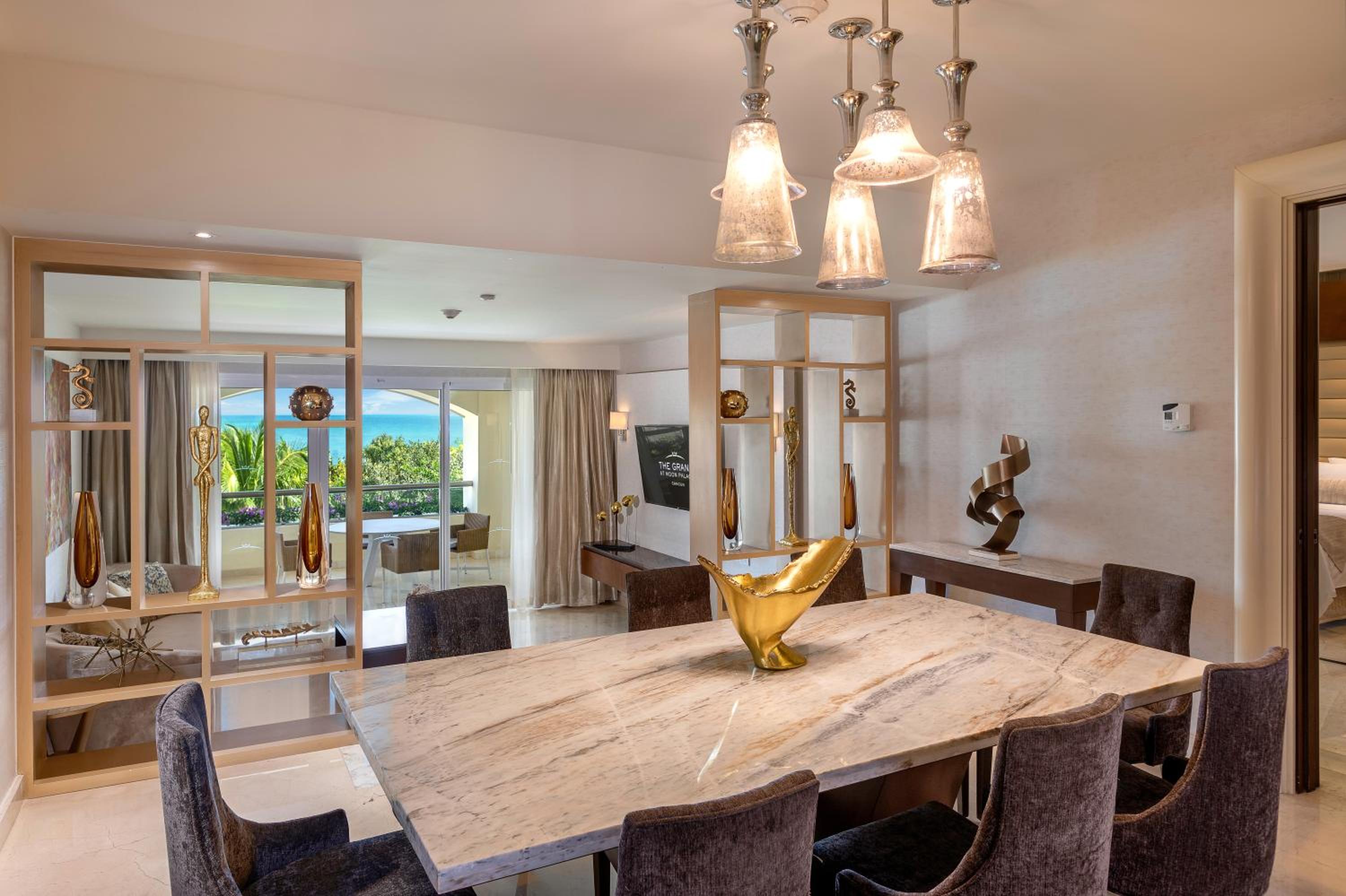 Grand Presidential Suite thumbnail 5