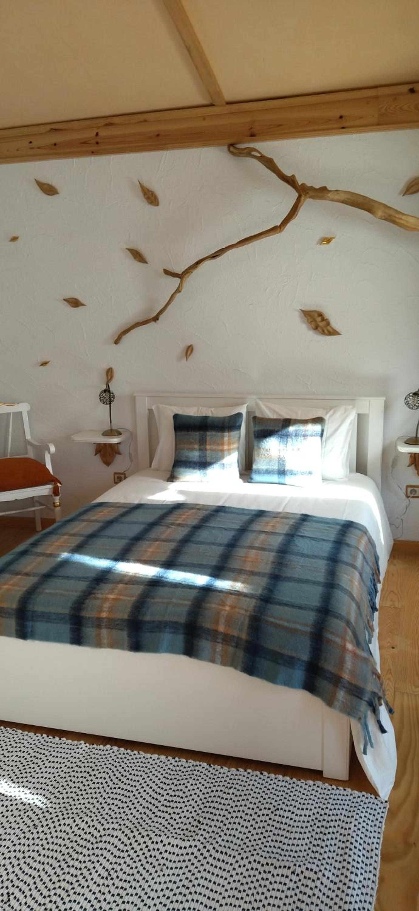 One-Bedroom House - Photo 18