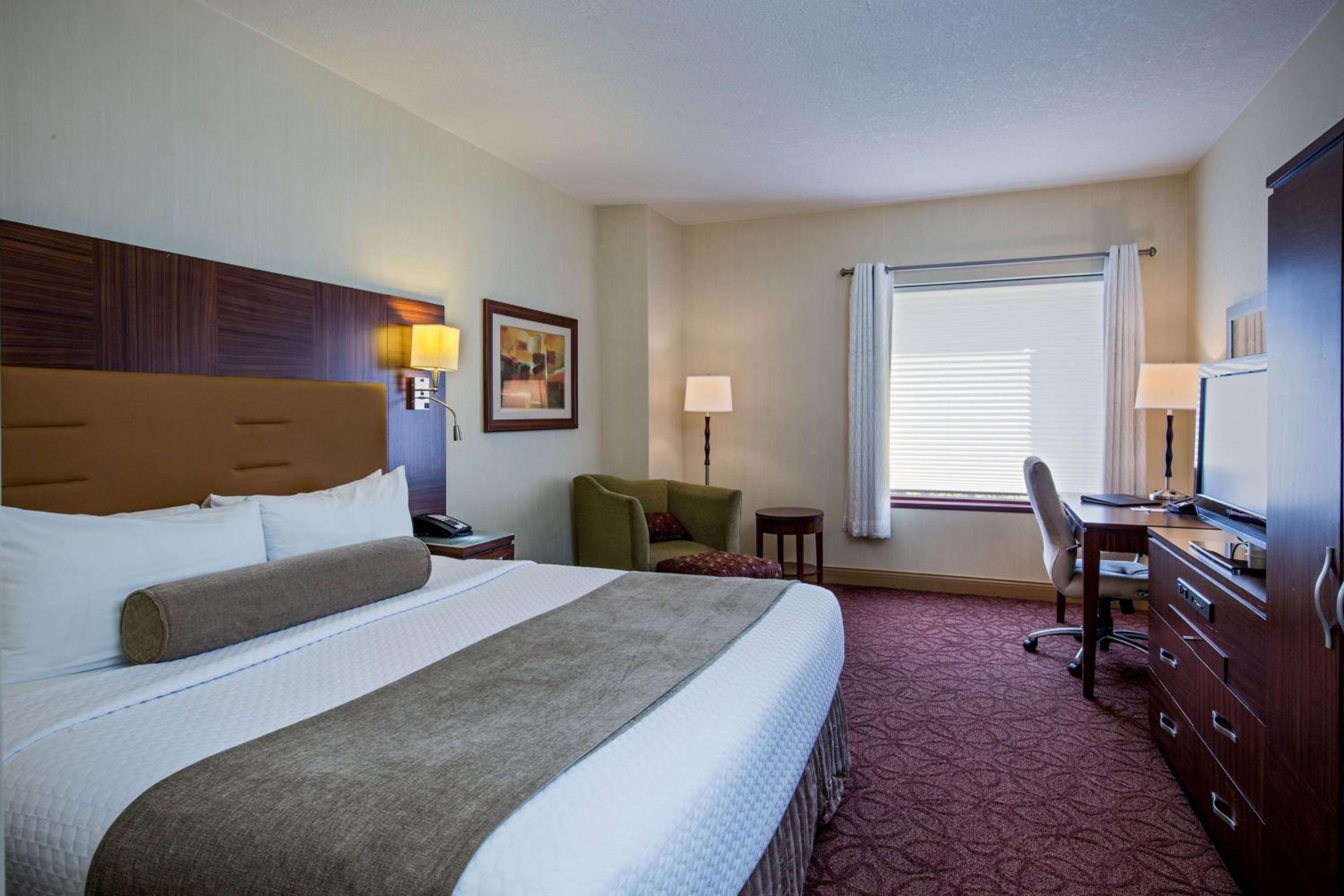 Preferred King Room photo 2