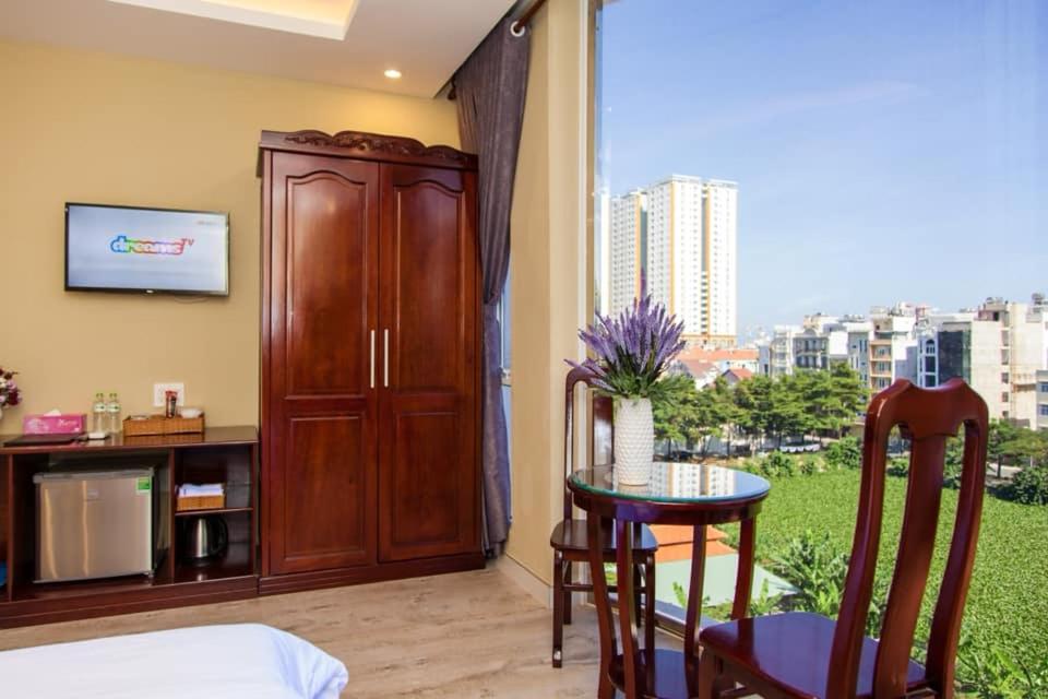 Deluxe Double Room with Lake View