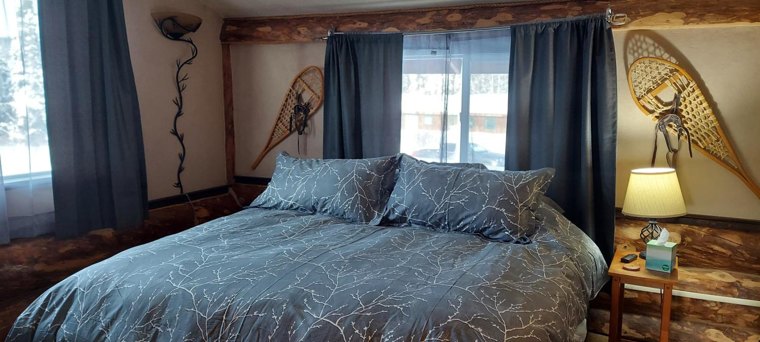Room 5 - Upper Level - Photo 1