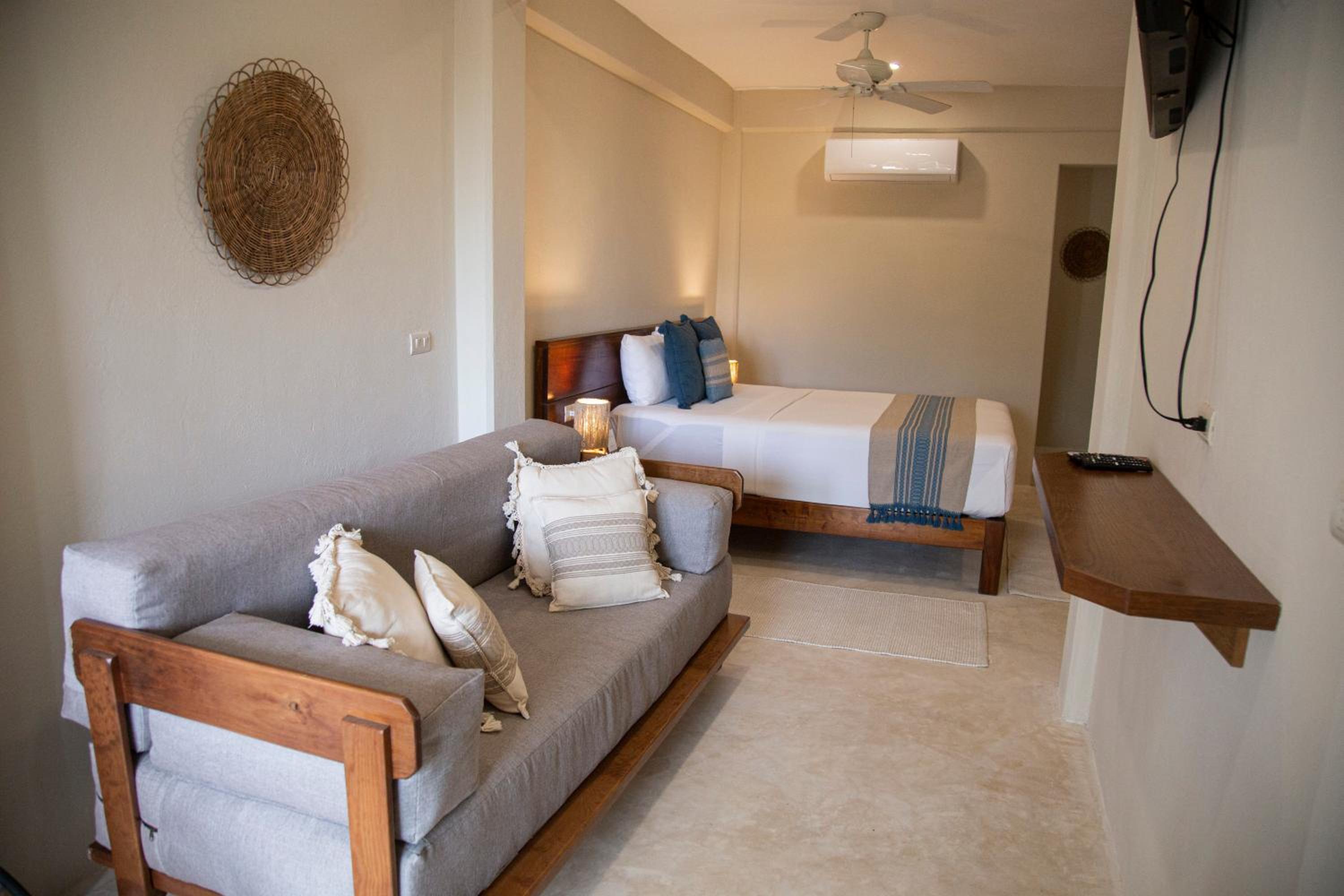 Junior Suite with Balcony - Photo 1