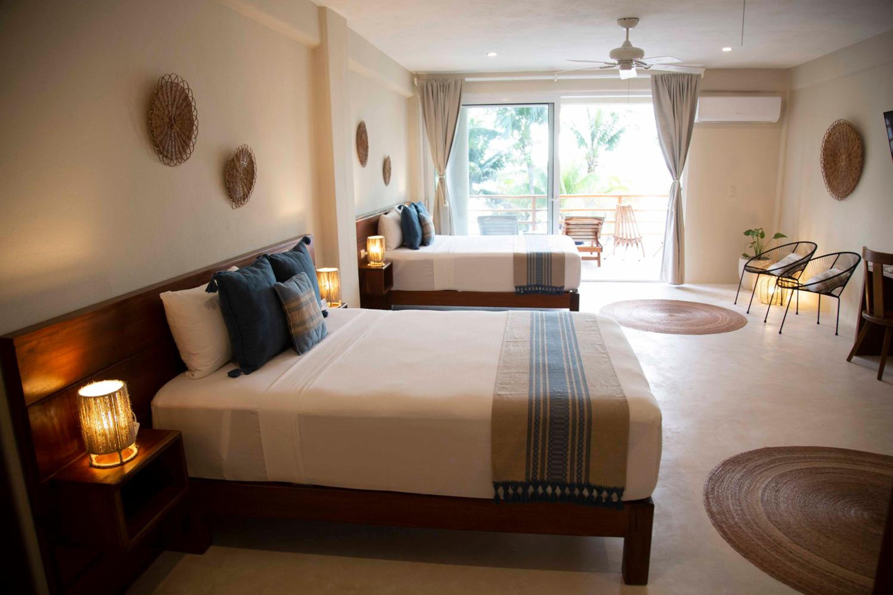 Queen Suite - Photo 6