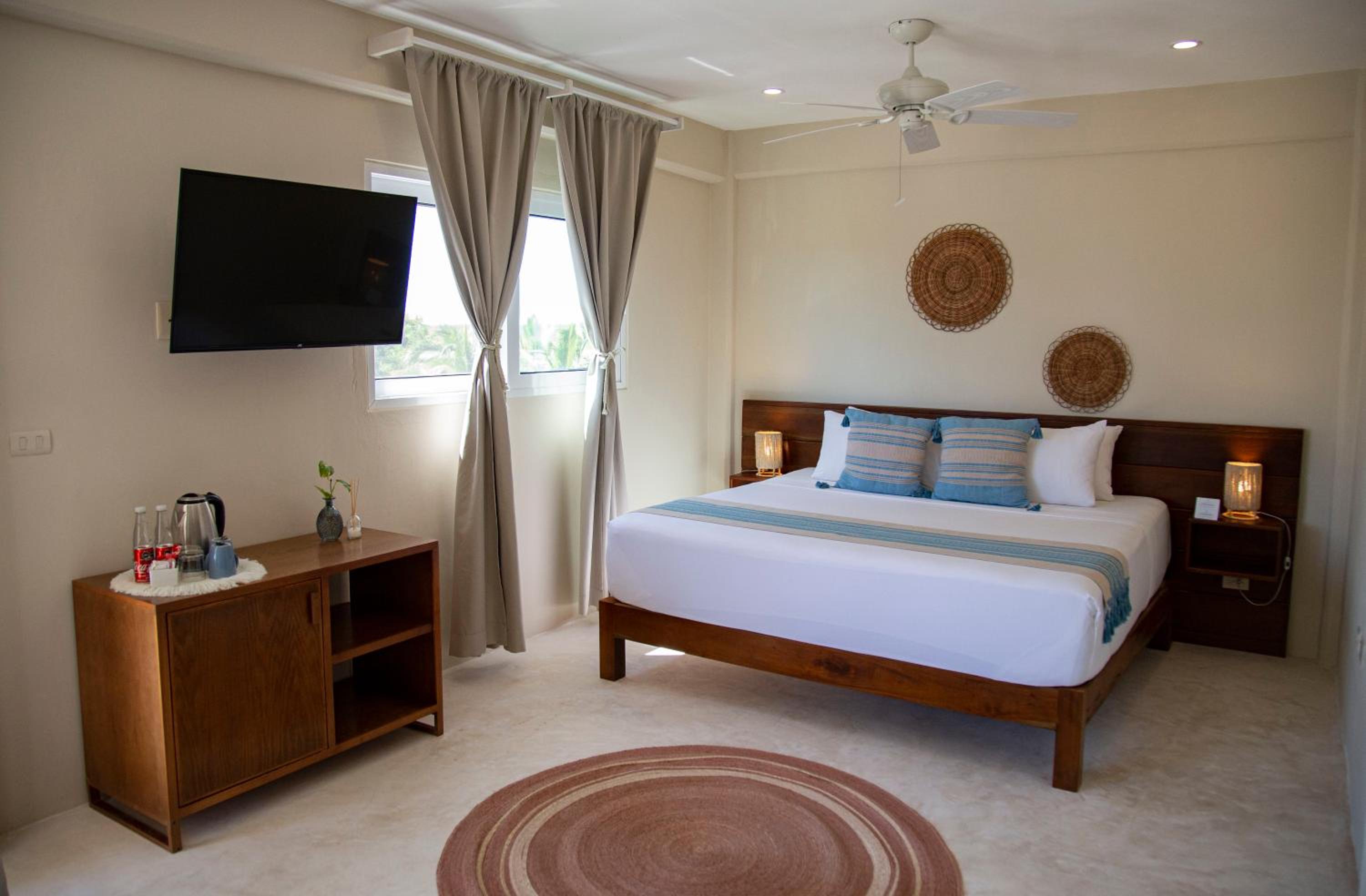 Triple Room with Balcony - Photo 28