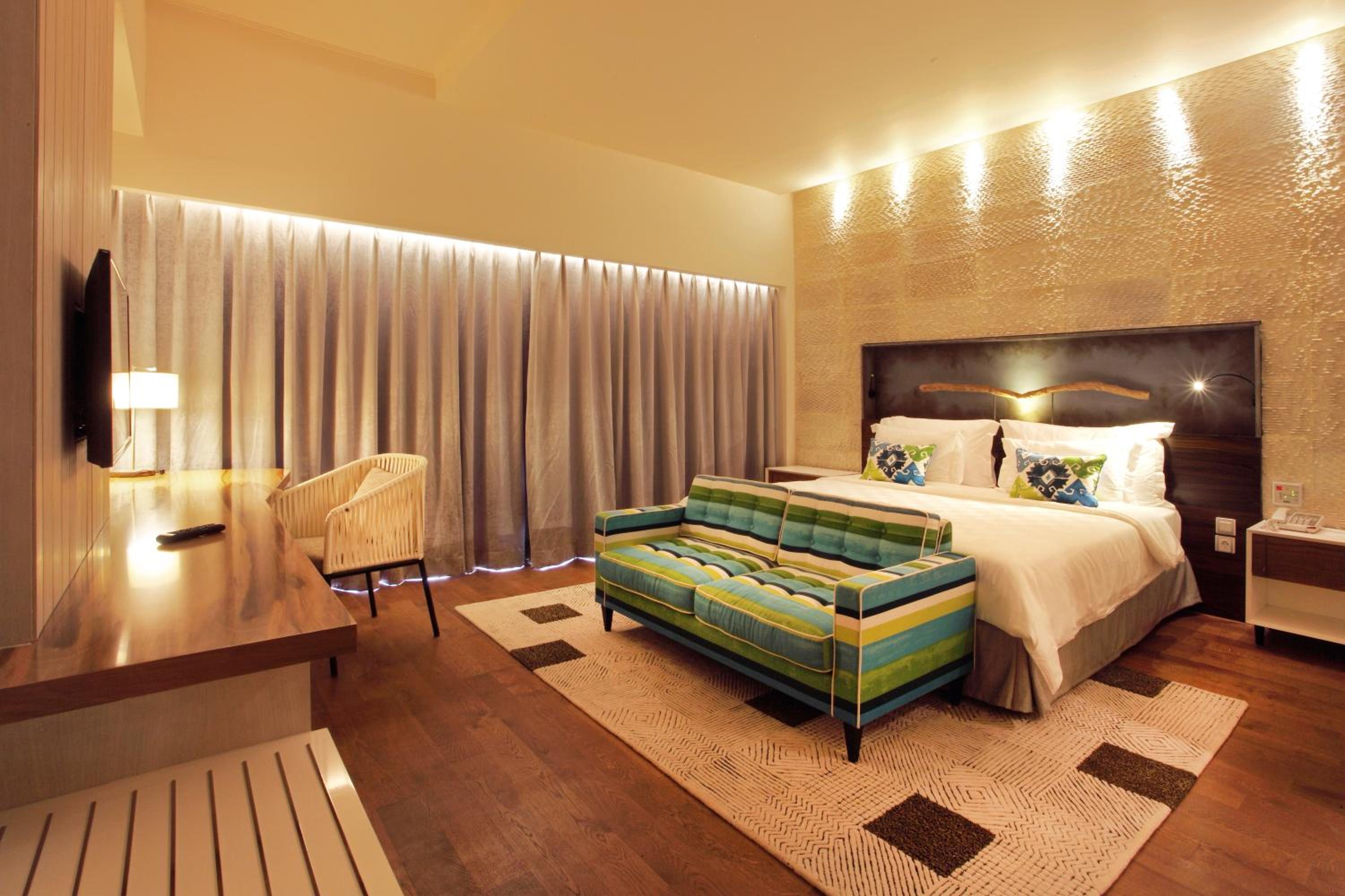 TShell Room with All Day Breakfast and other Free Benefits thumbnail 6