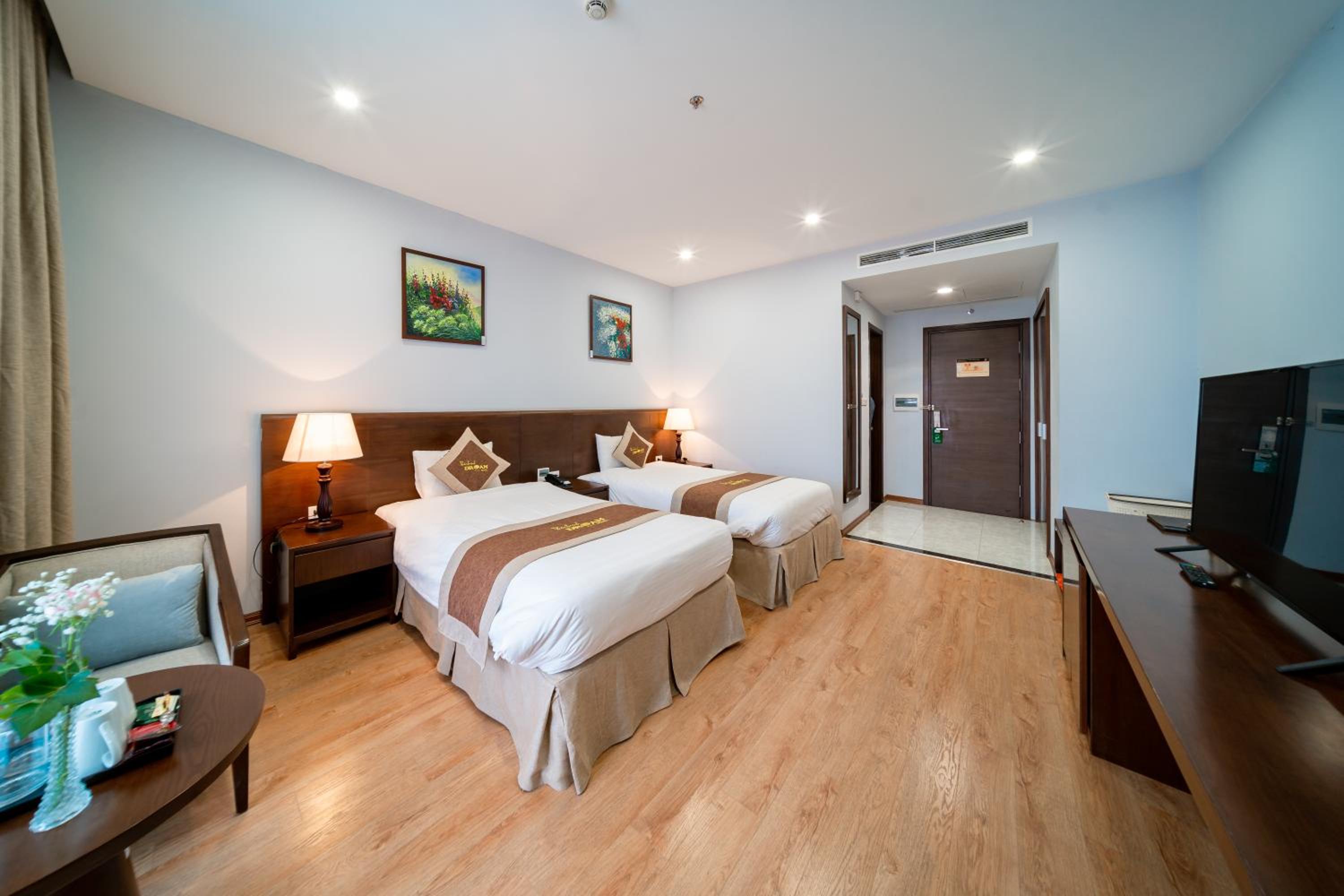 Twin Room with Balcony photo 2