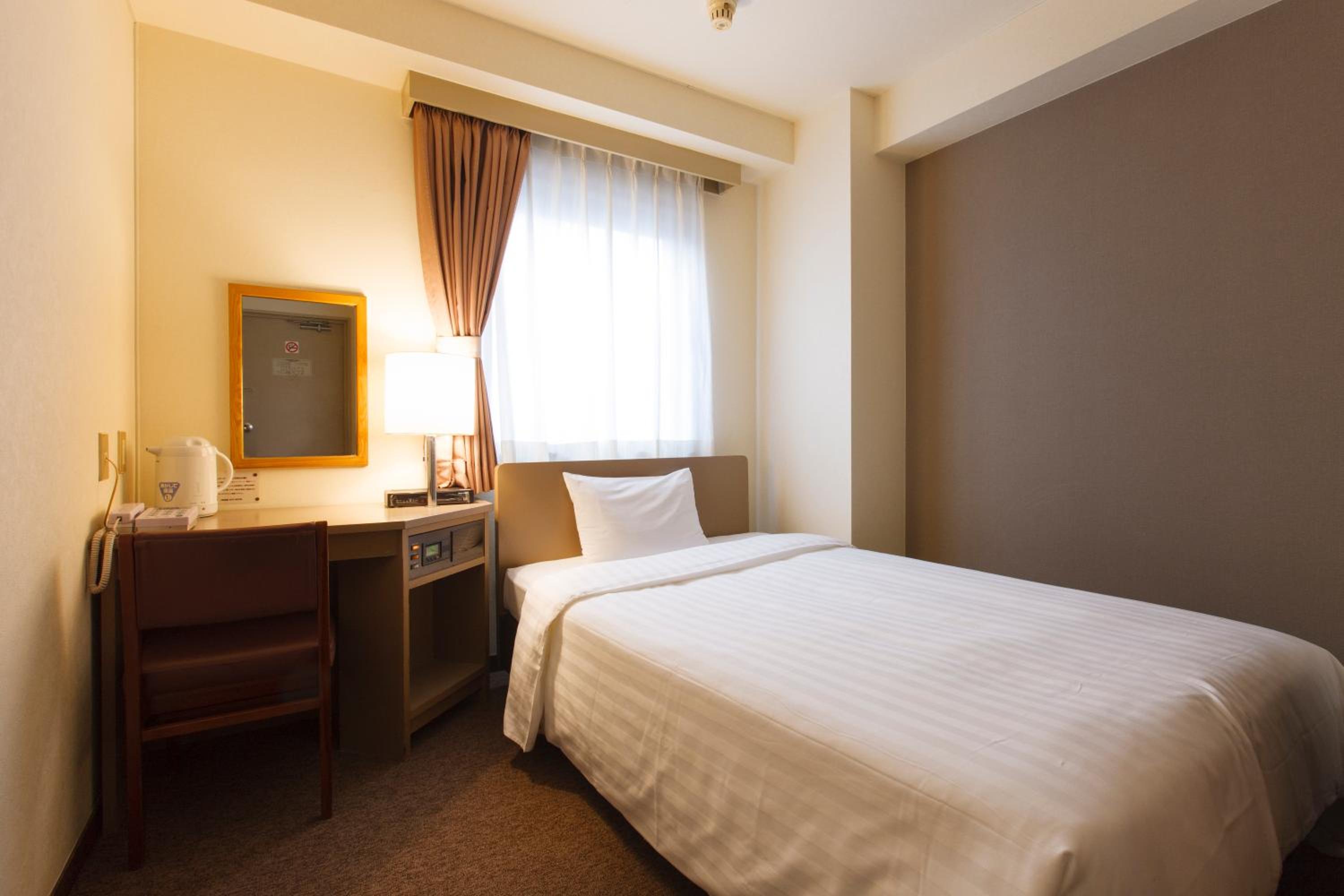 Single Room - Smoking photo 1