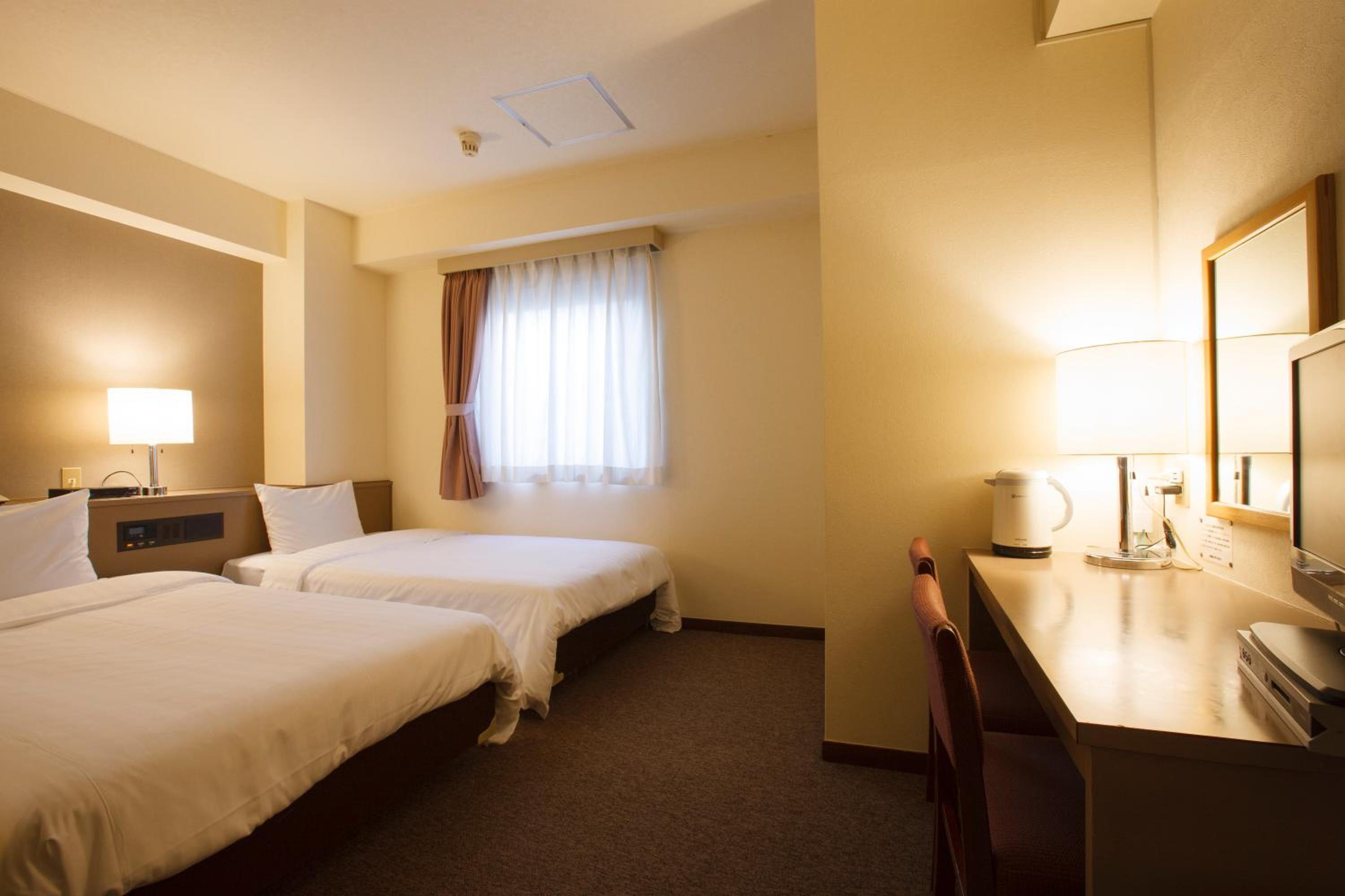 Twin Room - Smoking photo 2