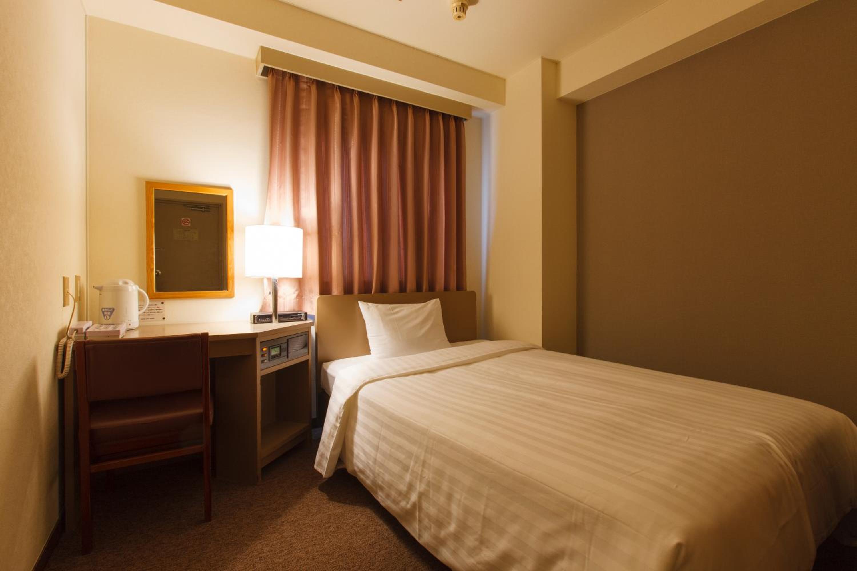 Single Room - Smoking photo 2