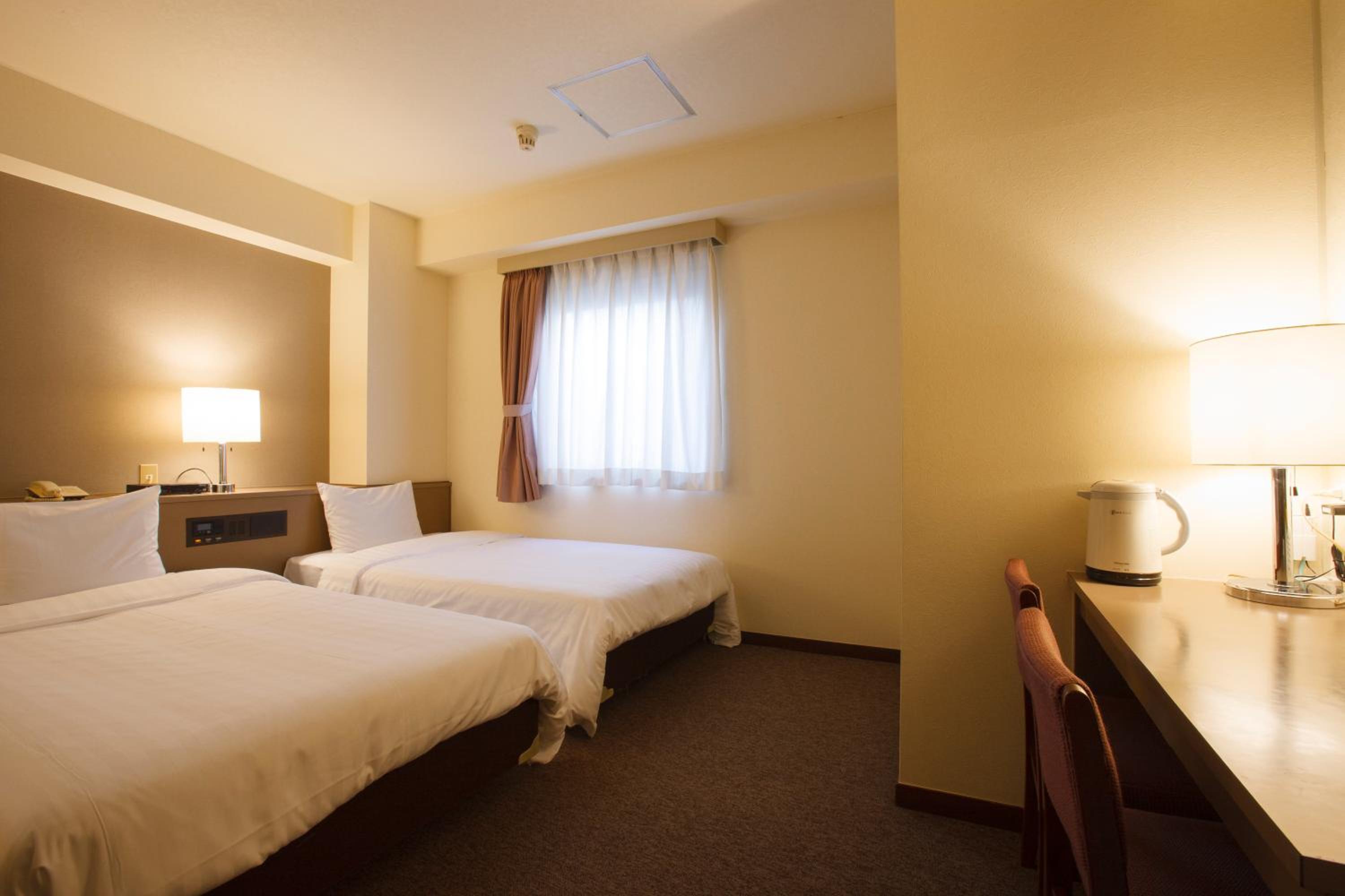 Twin Room - Smoking photo 1