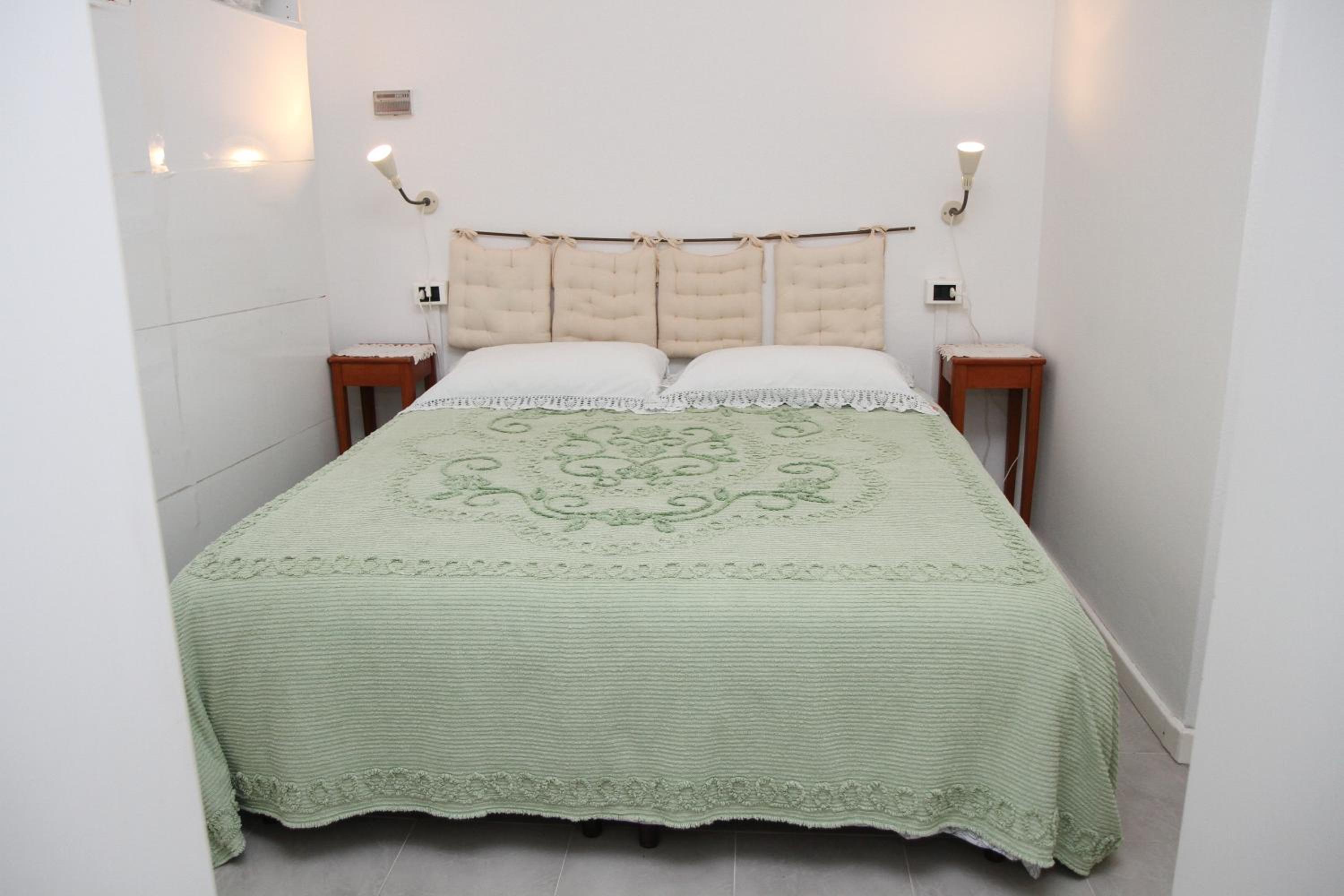 Double Room With Extra Bed photo 1