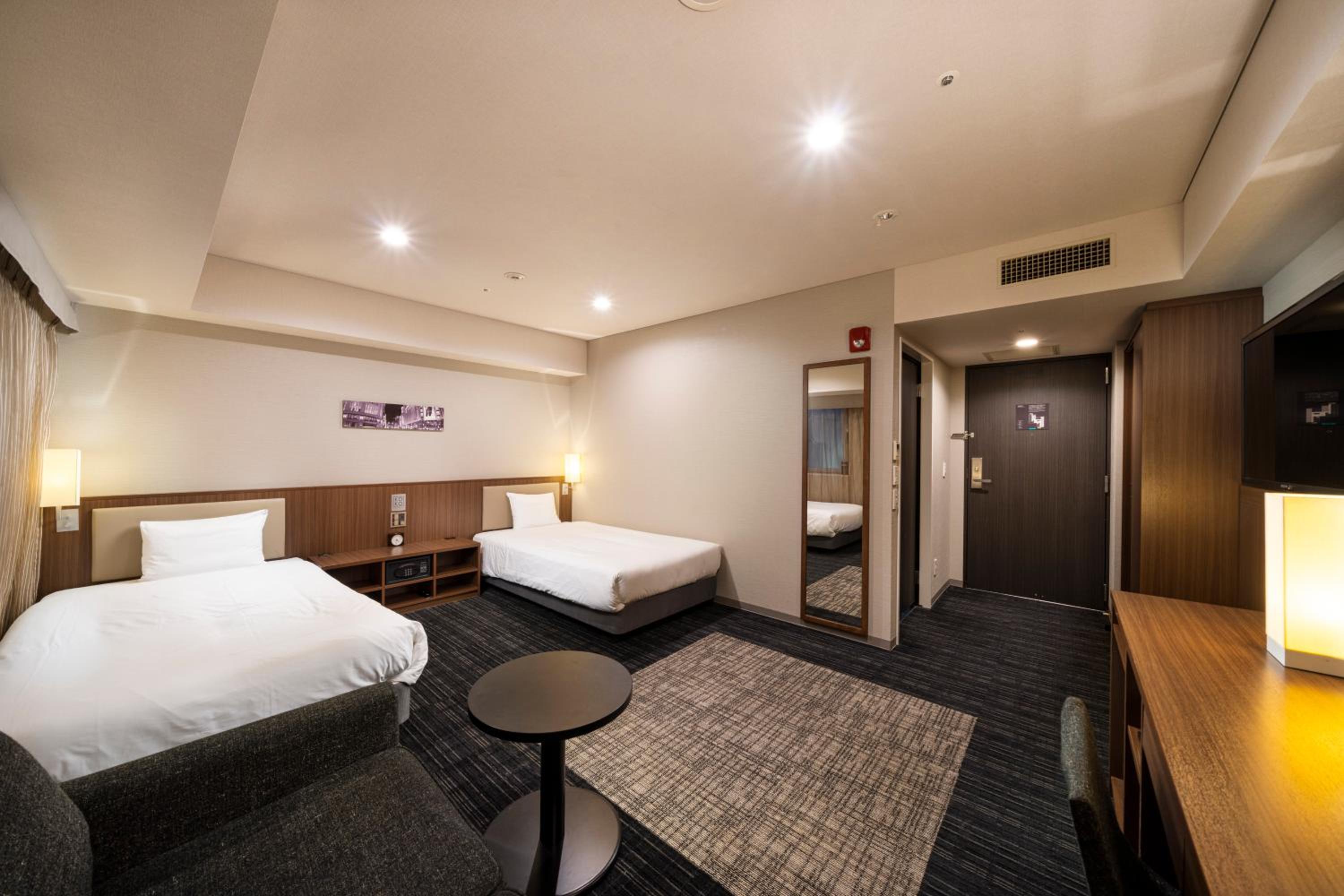 Twin Room - Disability Access - Non-Smoking photo 2