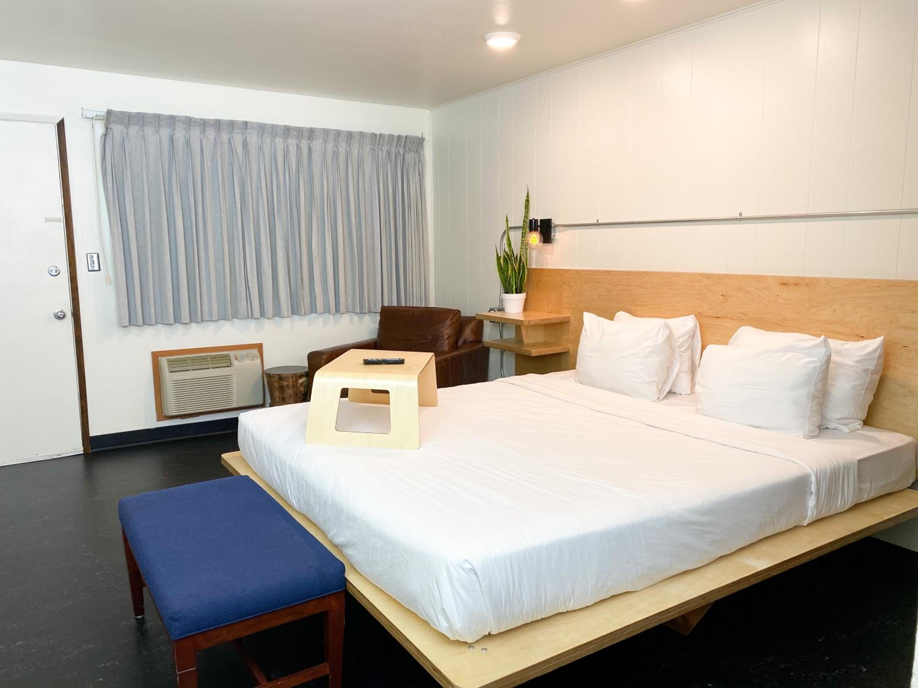 Standard Room with King Bed -Non-Pet Friendly