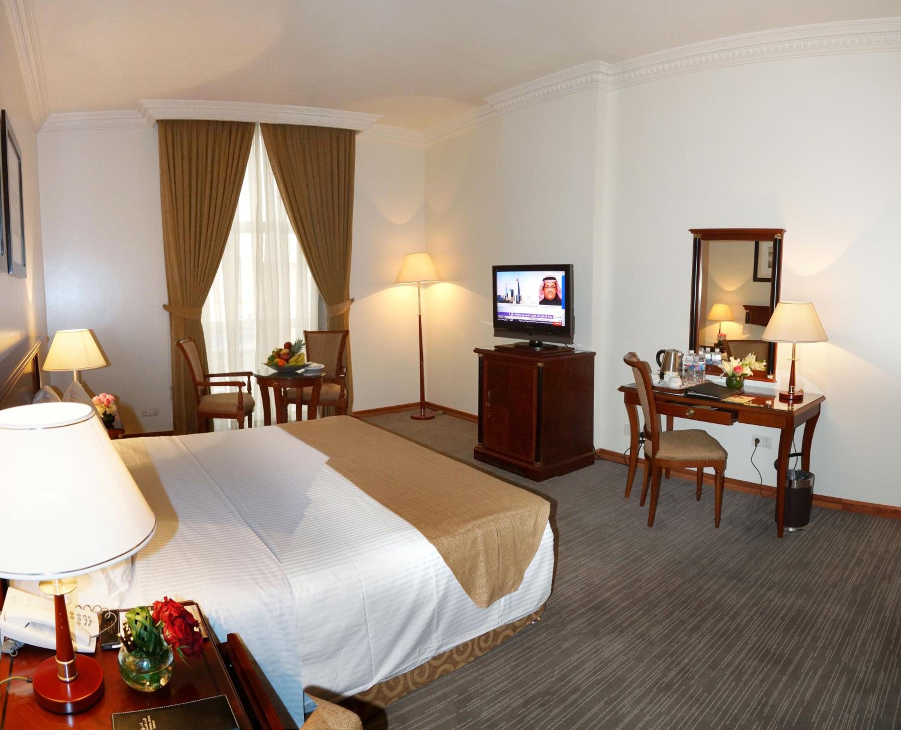 Standard King Room - Photo 4