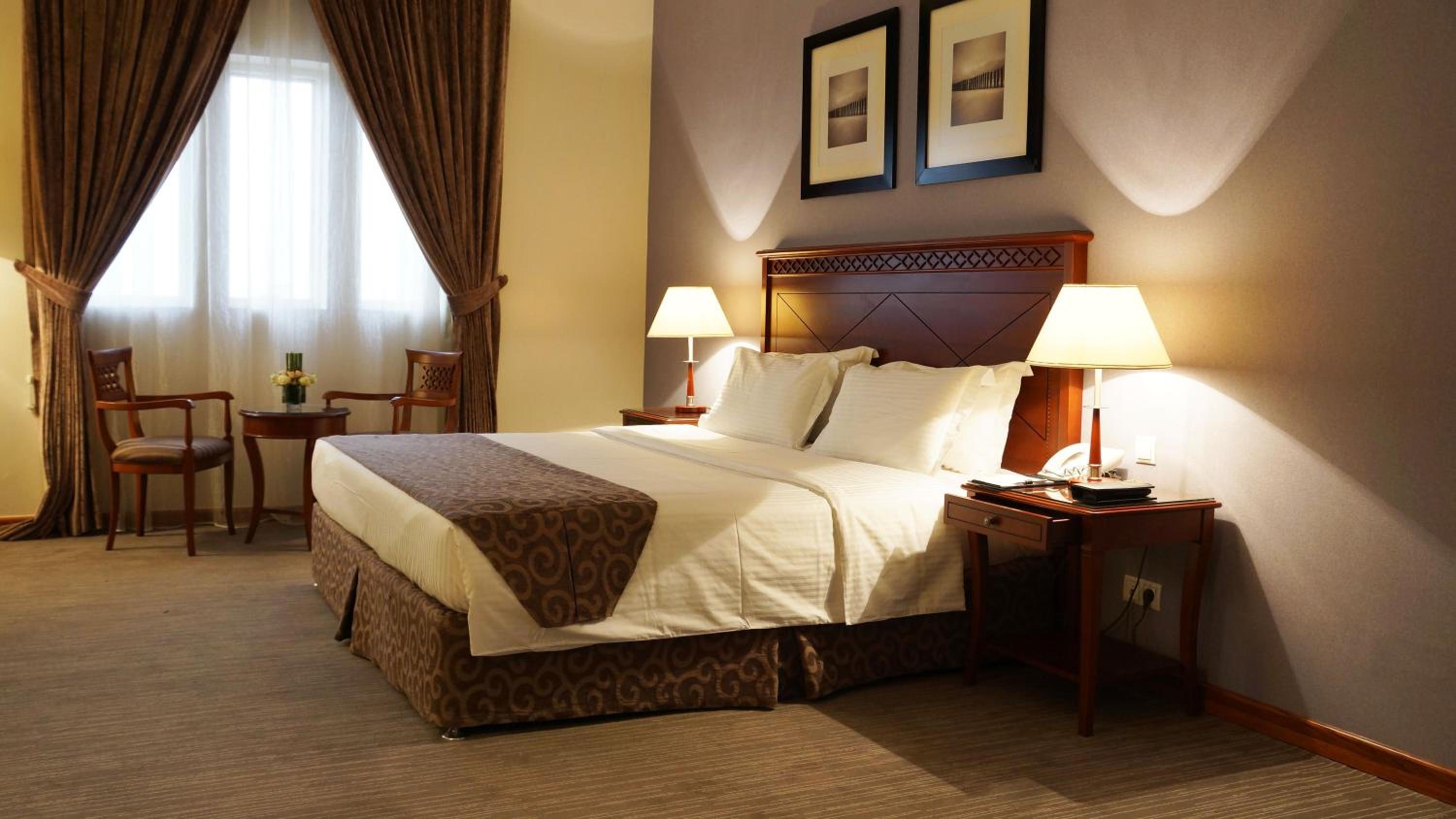 King Jacuzzi Suite - Photo 7