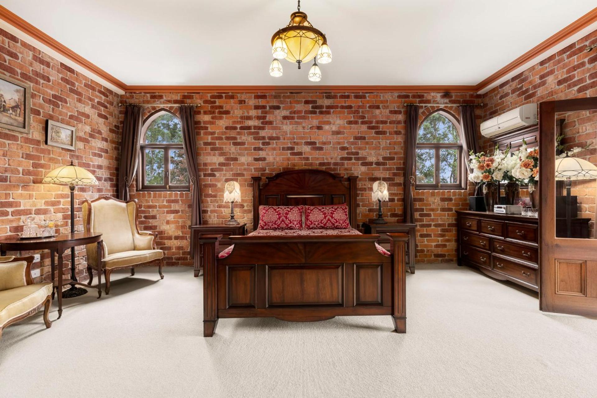 Queen Room with Balcony photo 3