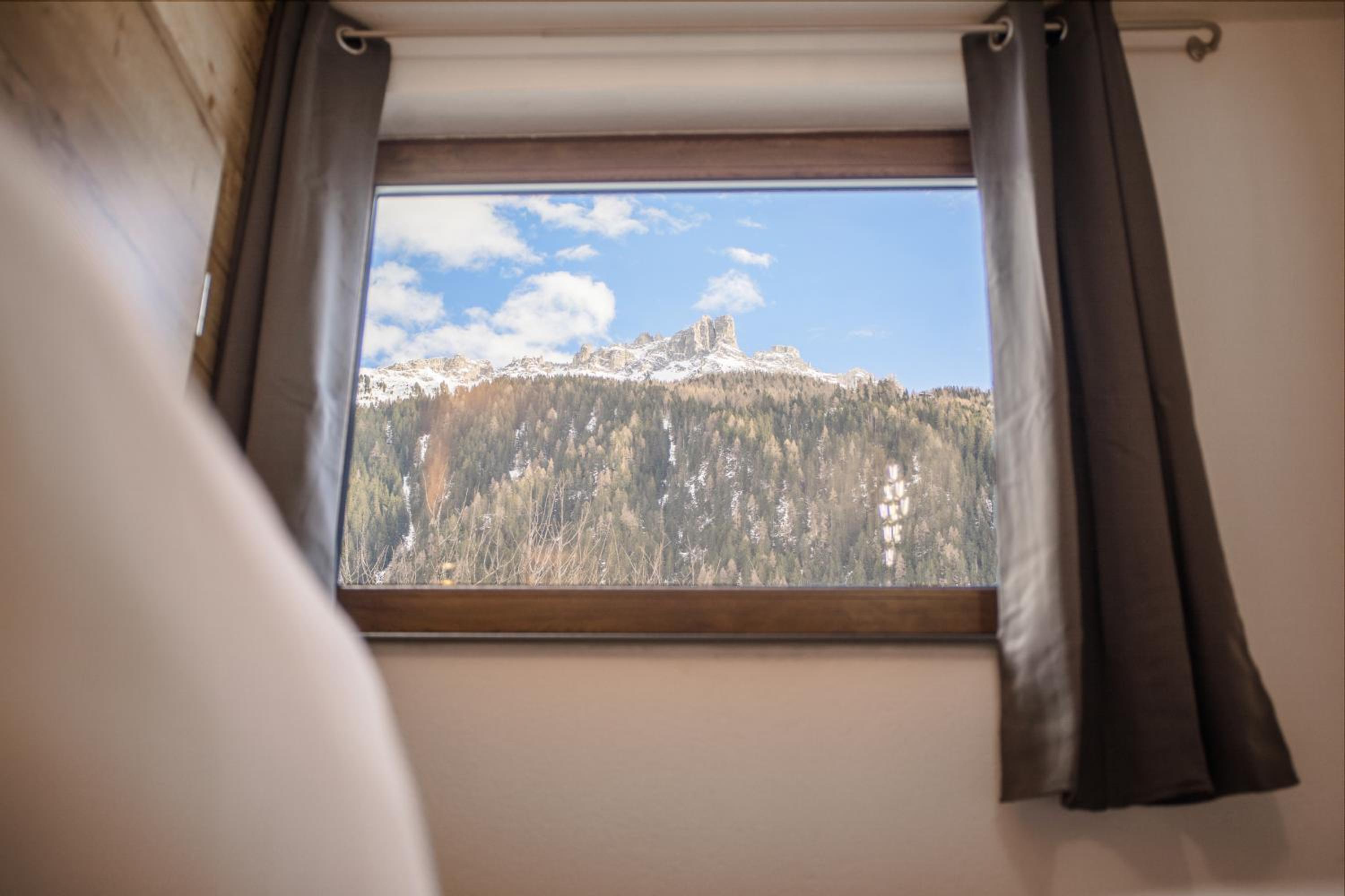 Apartment with Mountain View photo 2